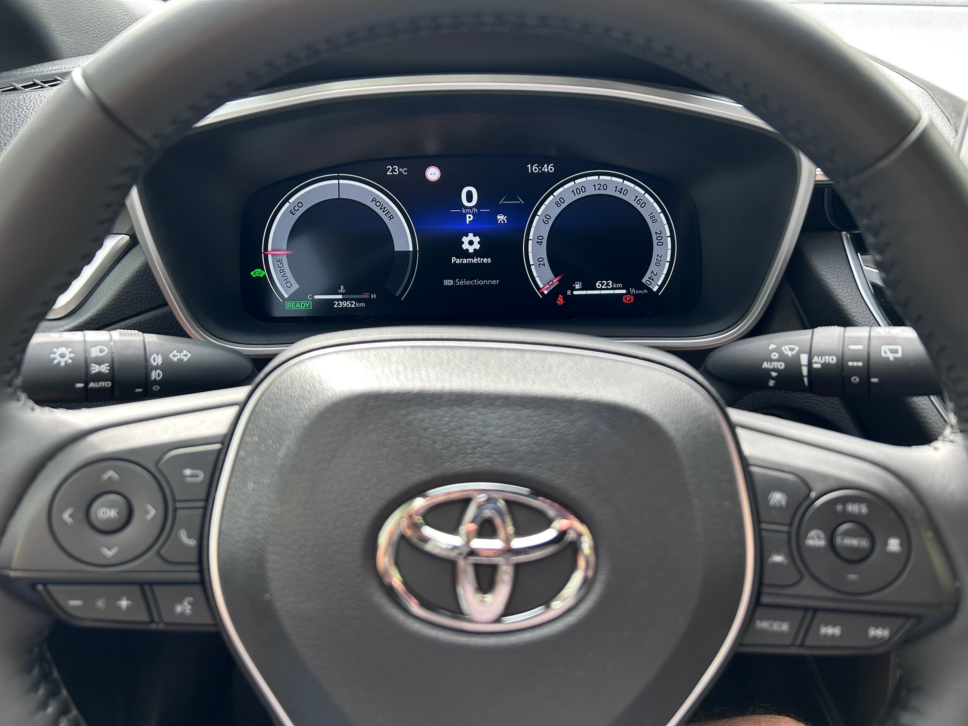 TOYOTA Corolla Cross 2.0 4WD Comfort e-CVT-image-9