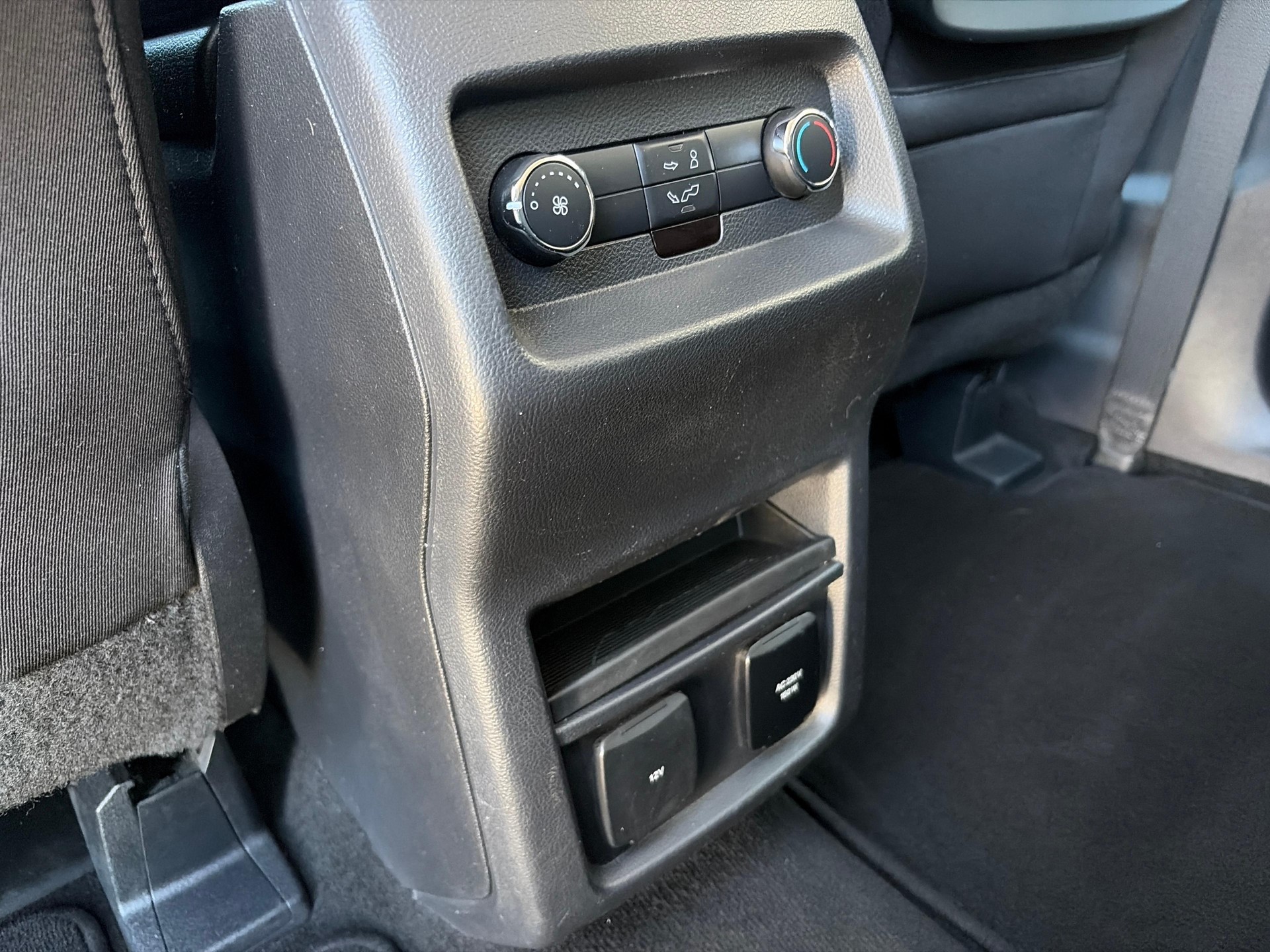 FORD Galaxy 1.5 EcoB Titanium 7P-image-16