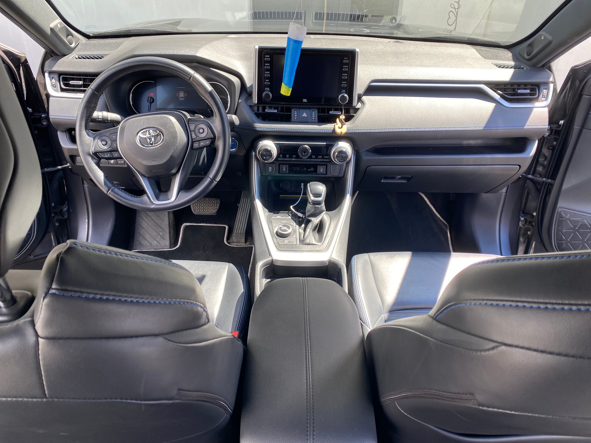 TOYOTA 2.5 HEV Style-image-3