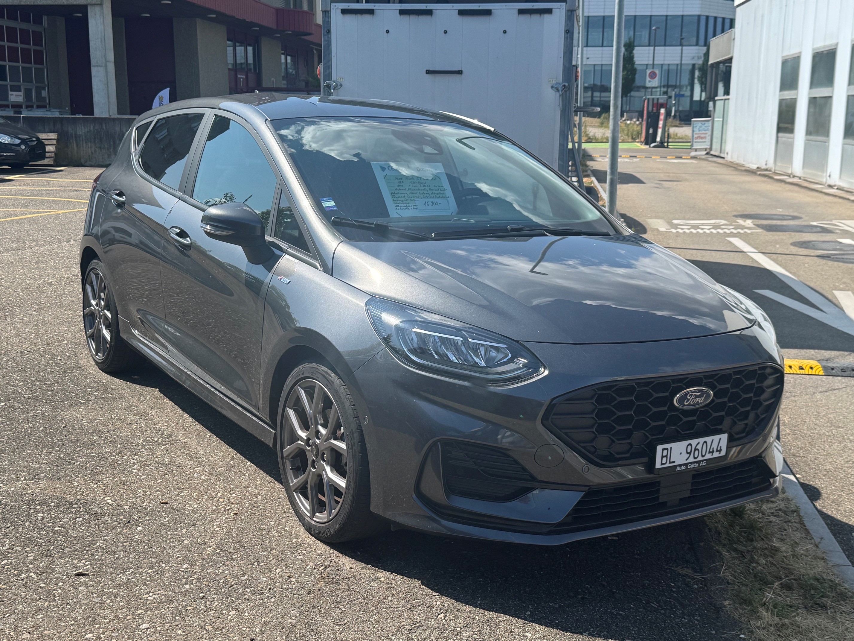 Car photo