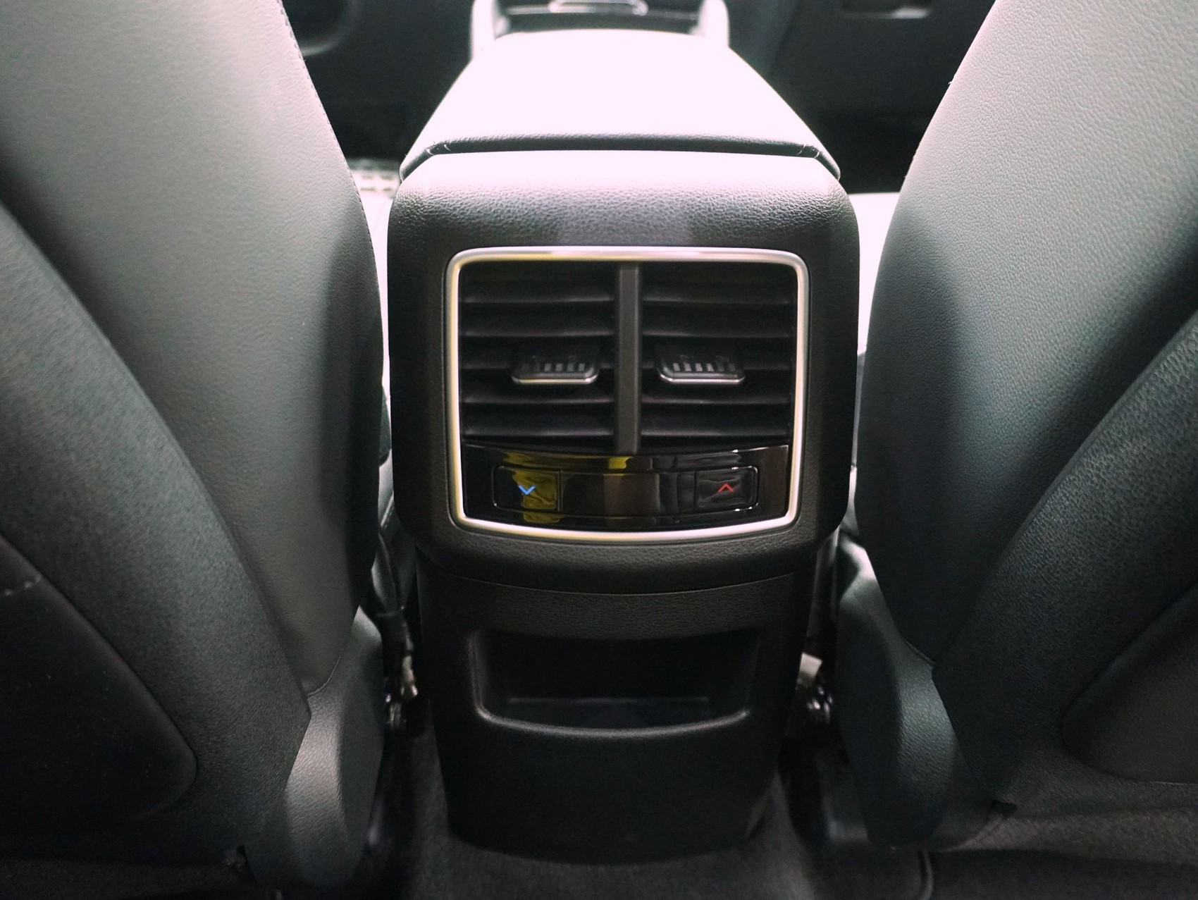 KIA Sportage 1.6 CRDi MHEV GT Line-image-11