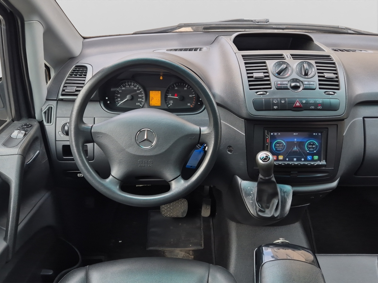 MERCEDES-BENZ Vito 116 CDI Blue Efficiency EL 4Matic A-image-9