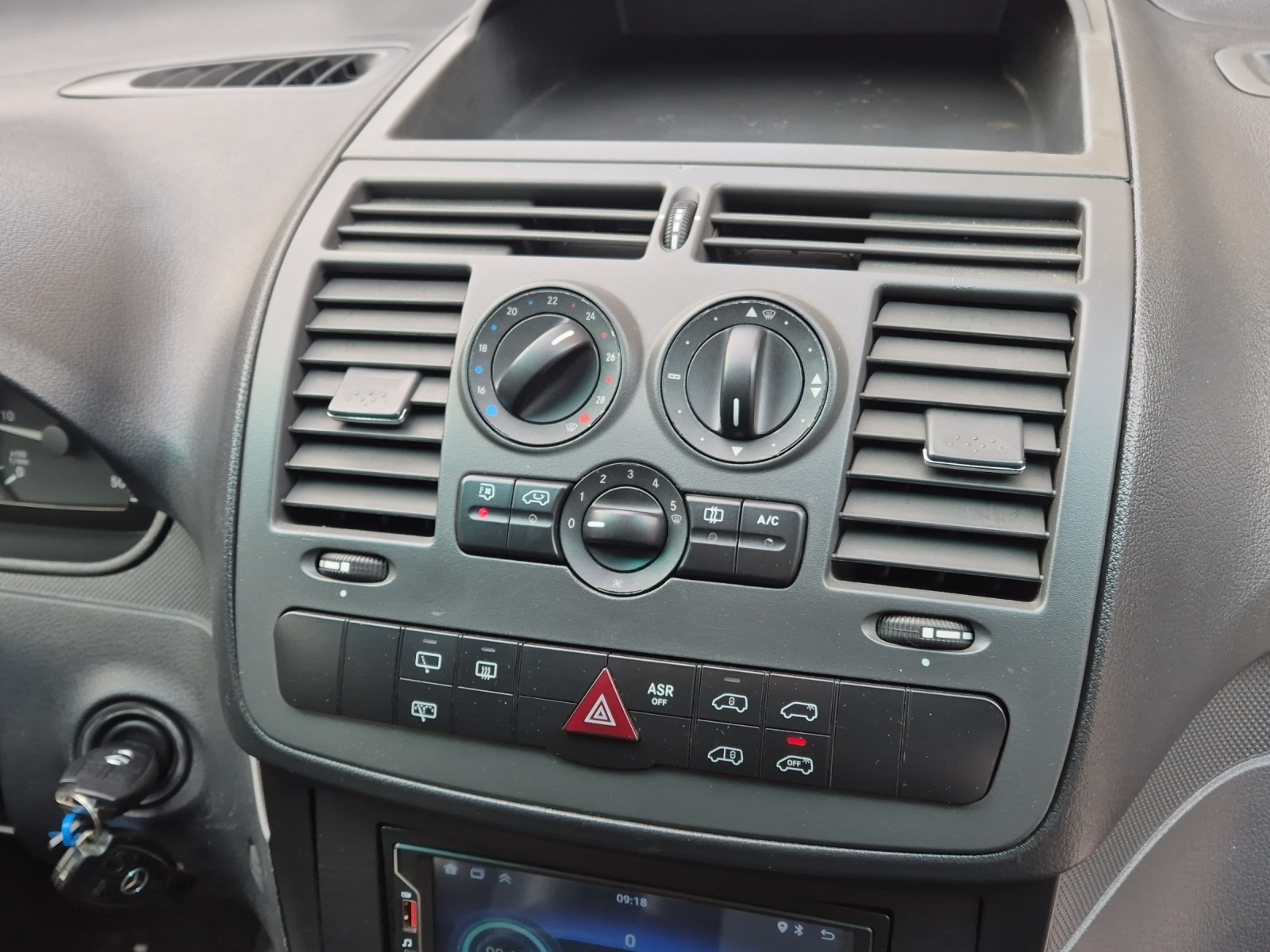 MERCEDES-BENZ Vito 116 CDI Blue Efficiency EL 4Matic A-image-14