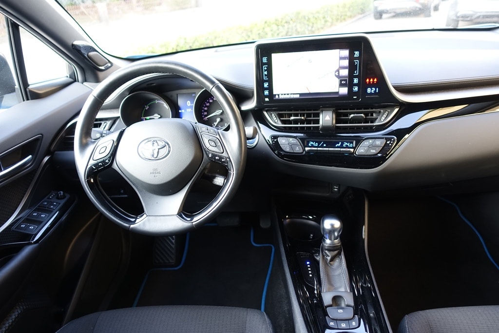 TOYOTA C-HR 1.8 HSD Limited CVT-image-8