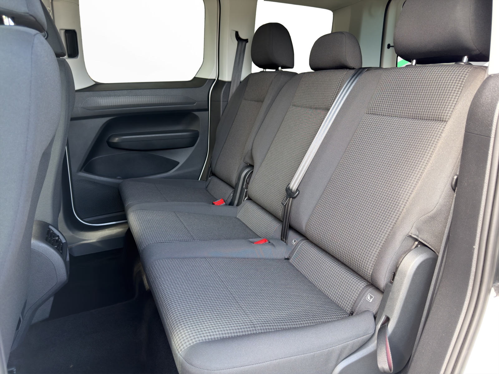VW Caddy 1.5 TSI Life DSG-image-14