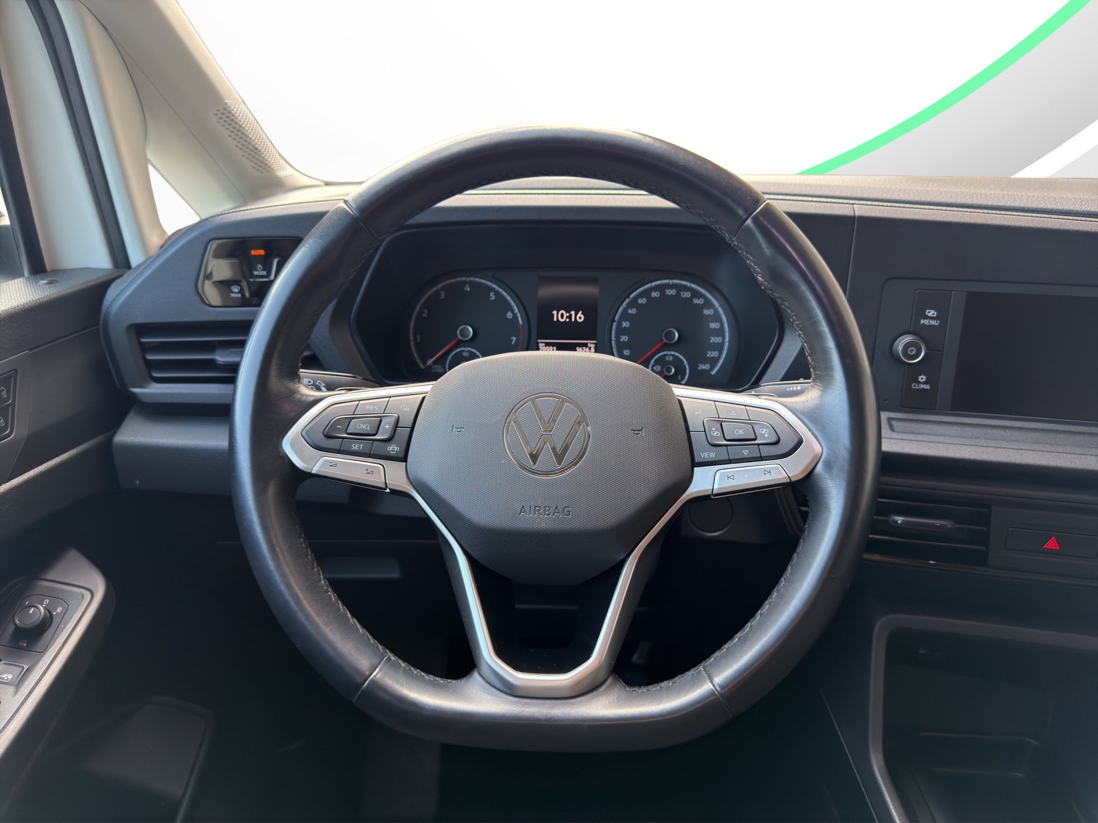 VW Caddy 1.5 TSI Life DSG-image-8