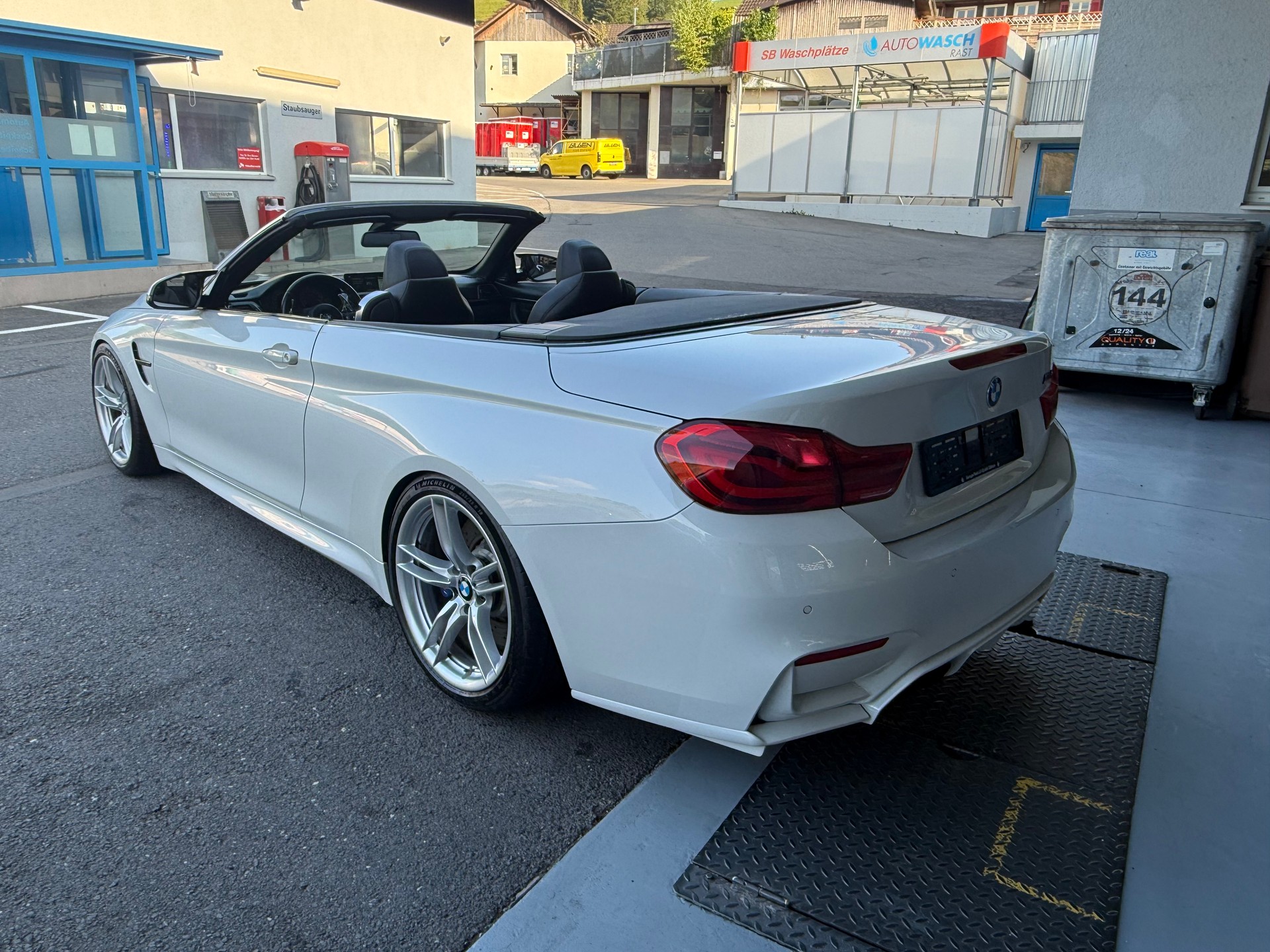 BMW M4 Cabriolet Competition DKG-image-8