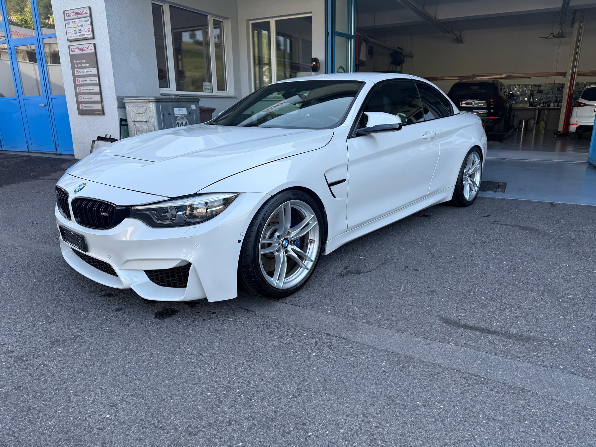 BMW M4 Cabriolet Competition DKG-image-3