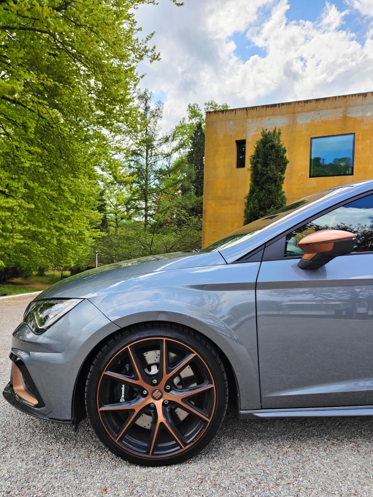 SEAT Leon 2.0 TSI Cupra R DSG-image-10