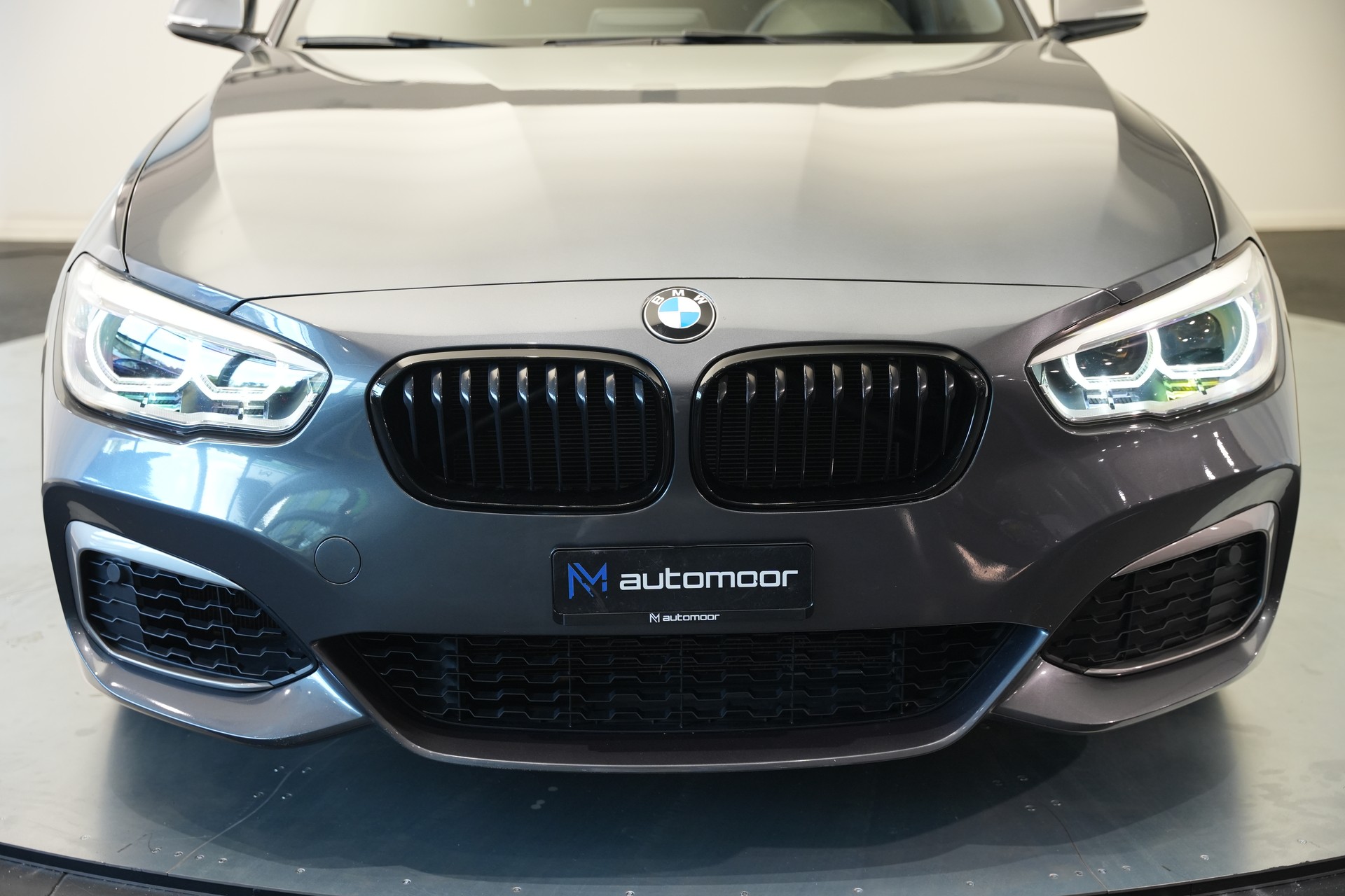 BMW M140i xDrive Steptronic *CH-Fahrzeug*-image-36