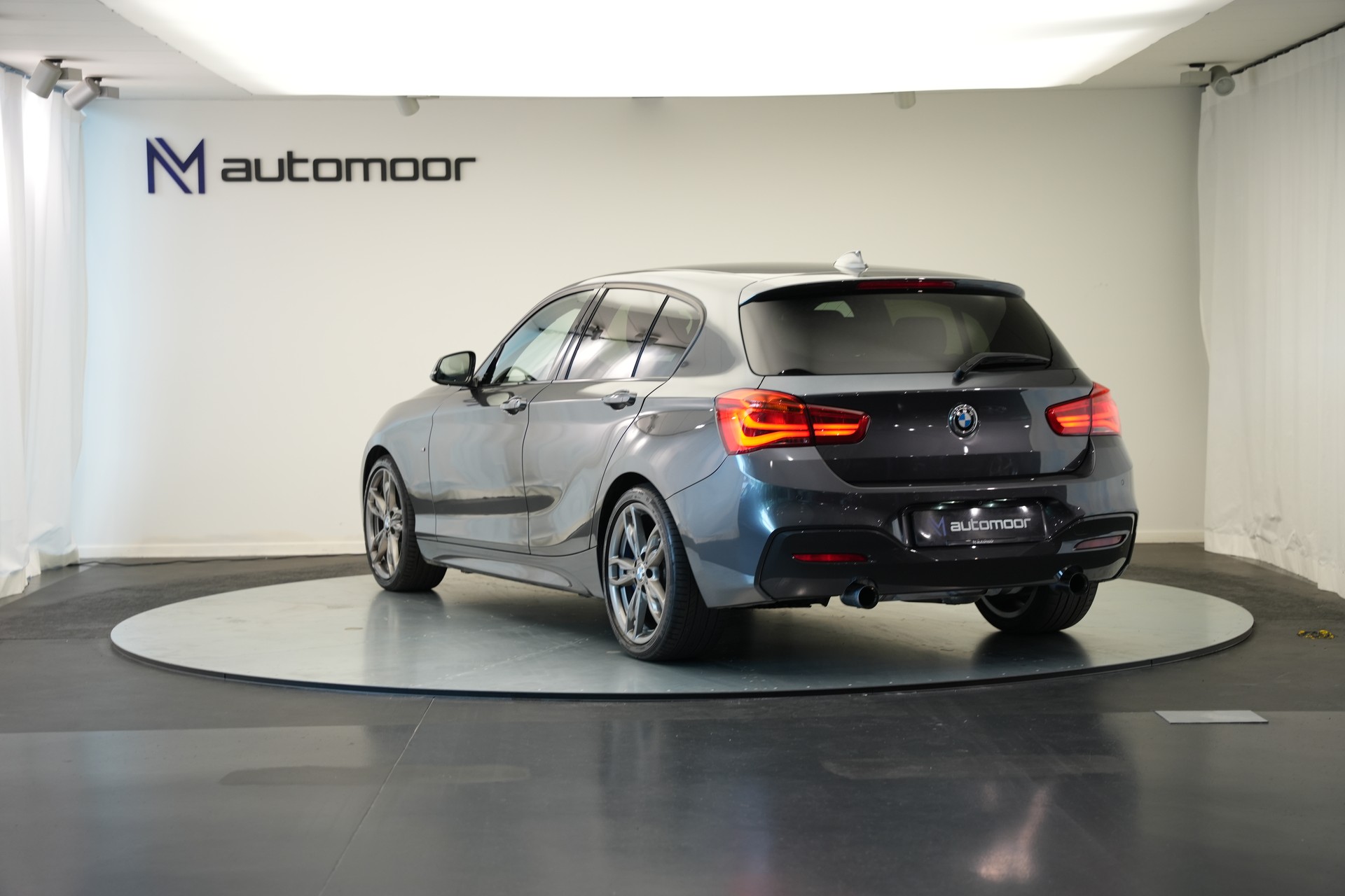 BMW M140i xDrive Steptronic *CH-Fahrzeug*-image-6