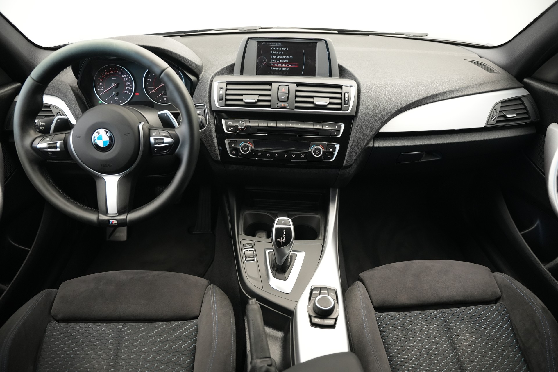 BMW M140i xDrive Steptronic *CH-Fahrzeug*-image-9