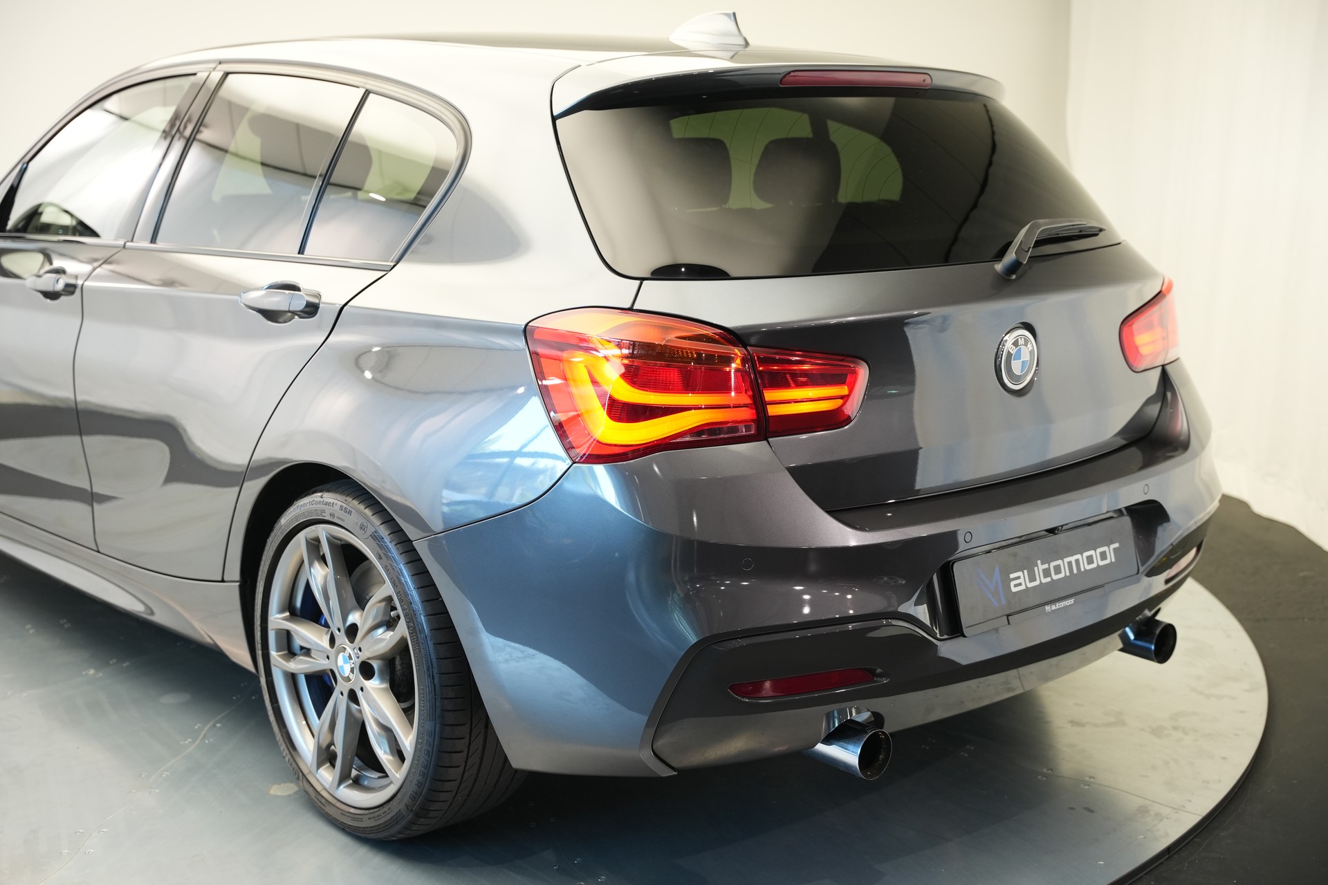 BMW M140i xDrive Steptronic *CH-Fahrzeug*-image-31
