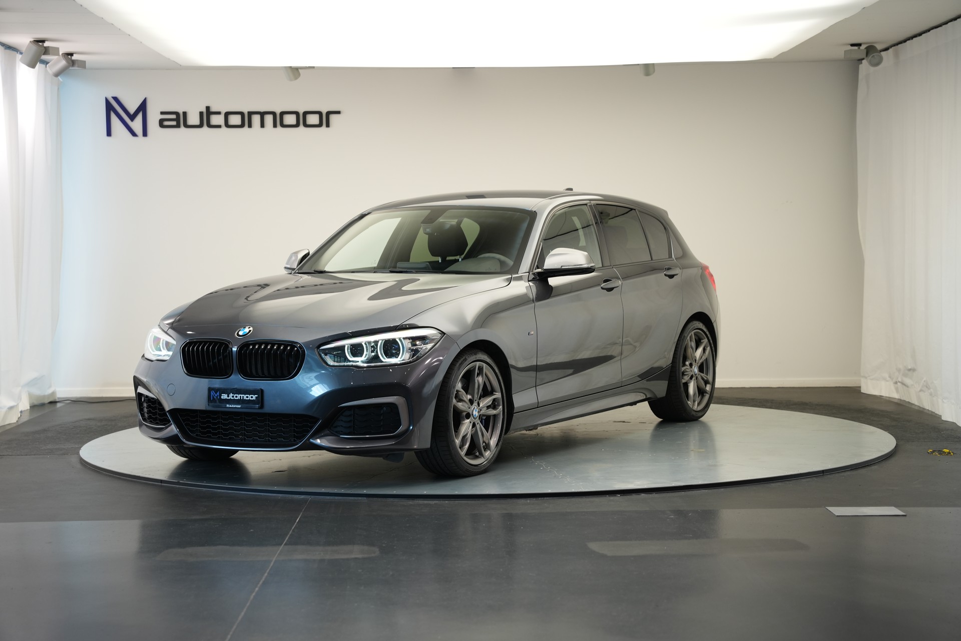 BMW M140i xDrive Steptronic *CH-Fahrzeug*-image-0