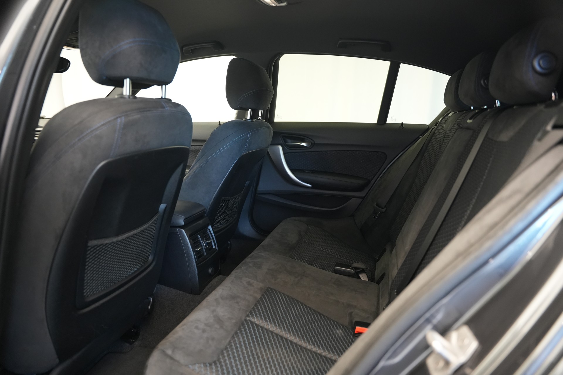 BMW M140i xDrive Steptronic *CH-Fahrzeug*-image-14