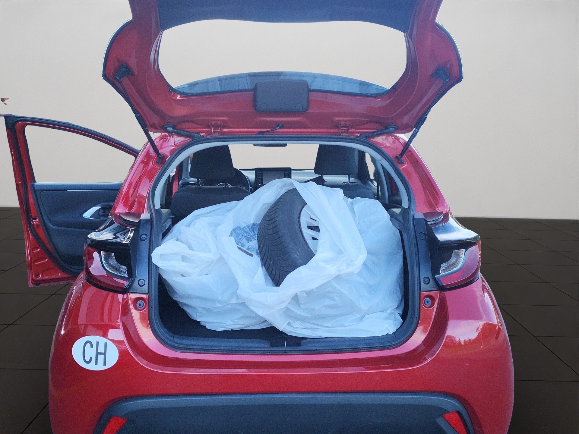 TOYOTA Yaris 1.5 Active e-CVT-image-11
