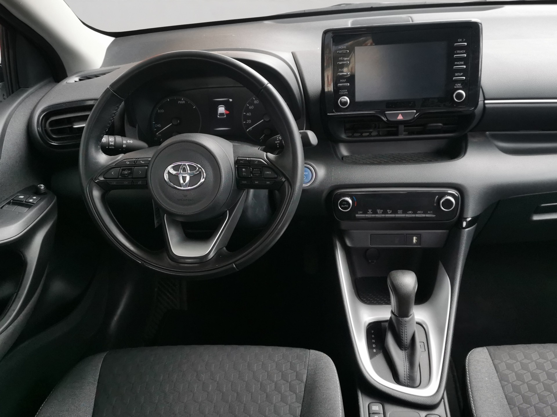 TOYOTA Yaris 1.5 Active e-CVT-image-16