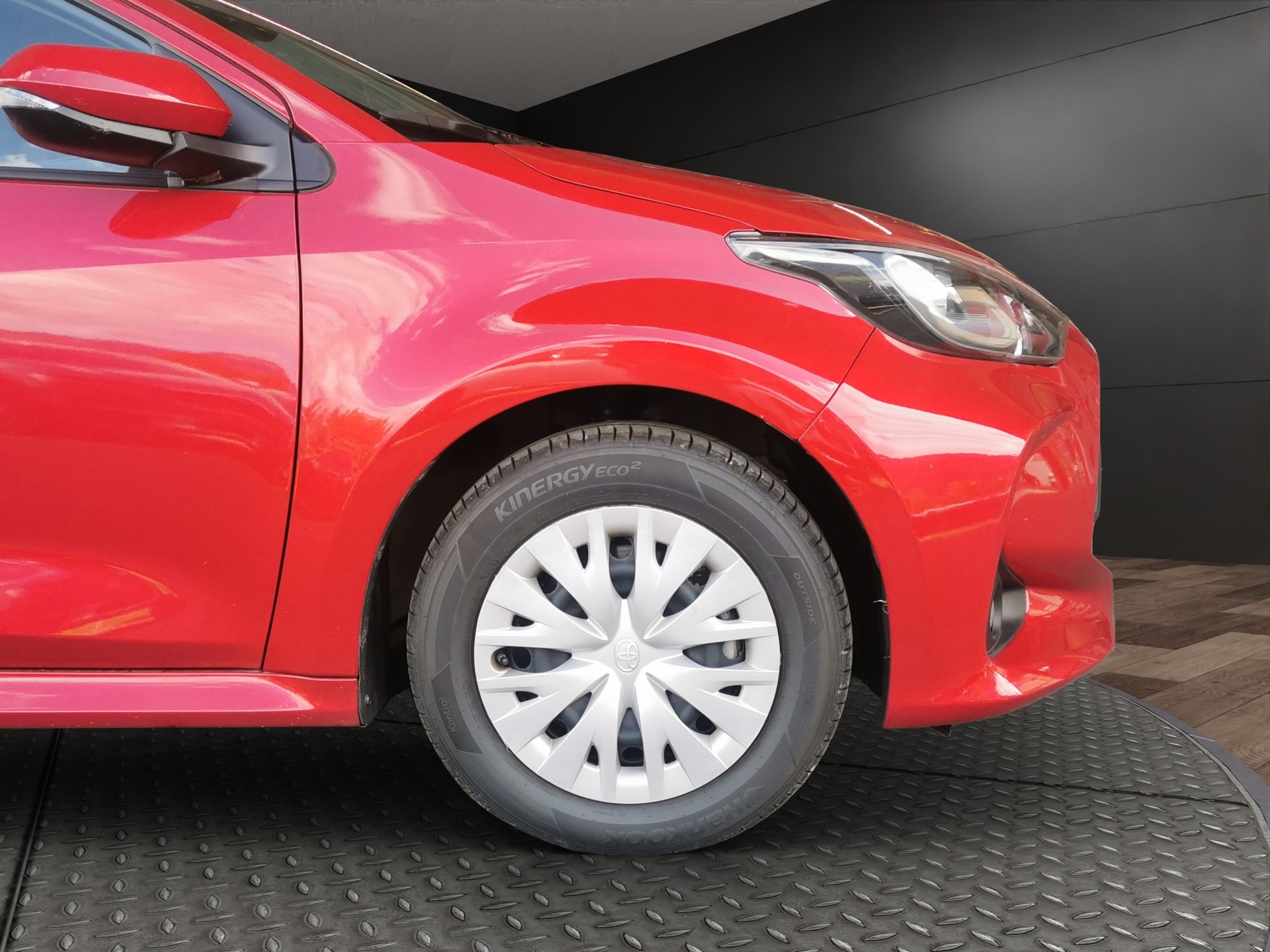 TOYOTA Yaris 1.5 Active e-CVT-image-3