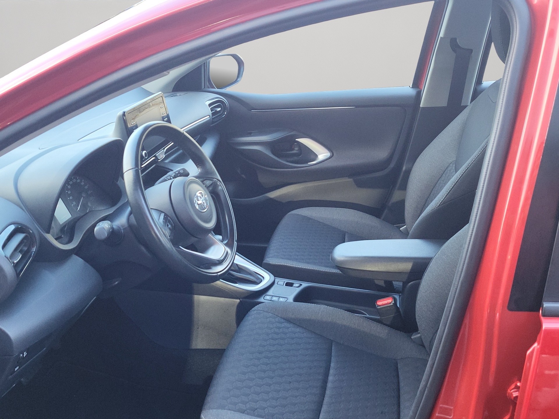 TOYOTA Yaris 1.5 Active e-CVT-image-3
