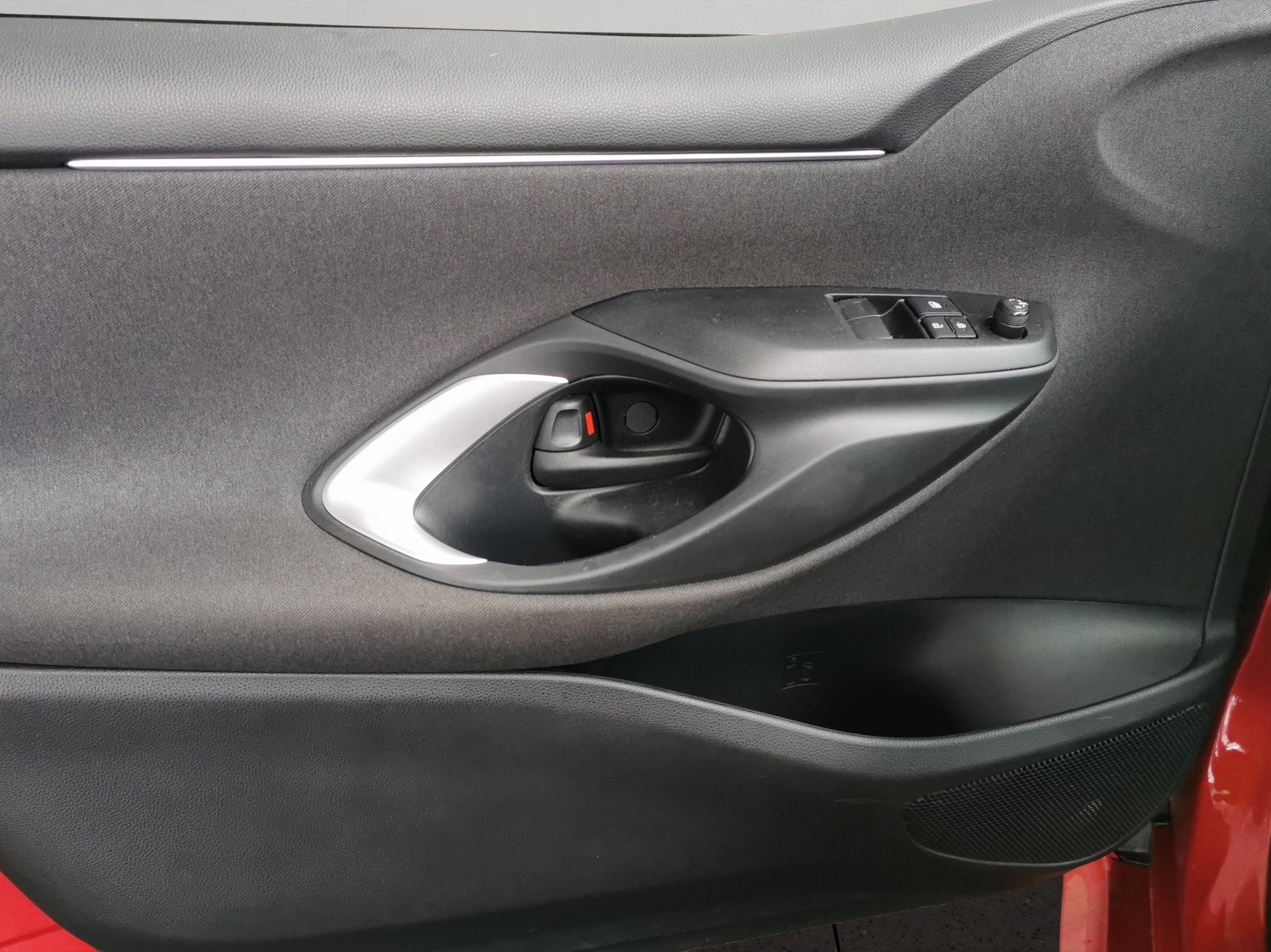 TOYOTA Yaris 1.5 Active e-CVT-image-12