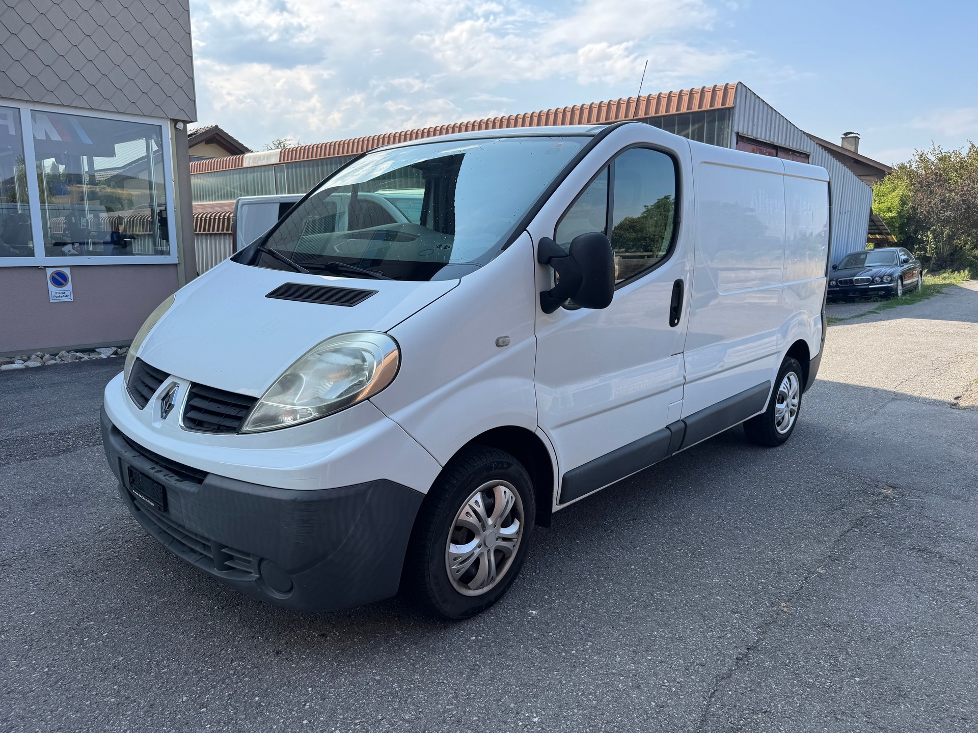 RENAULT Trafic 2.0 dCi 90 2.7t L1H1-image-0