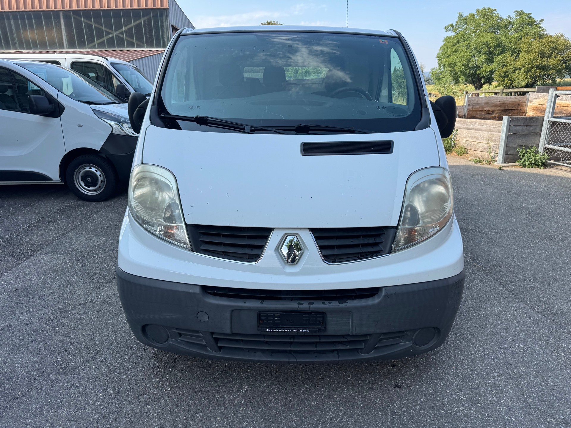 RENAULT Trafic 2.0 dCi 90 2.7t L1H1-image-1