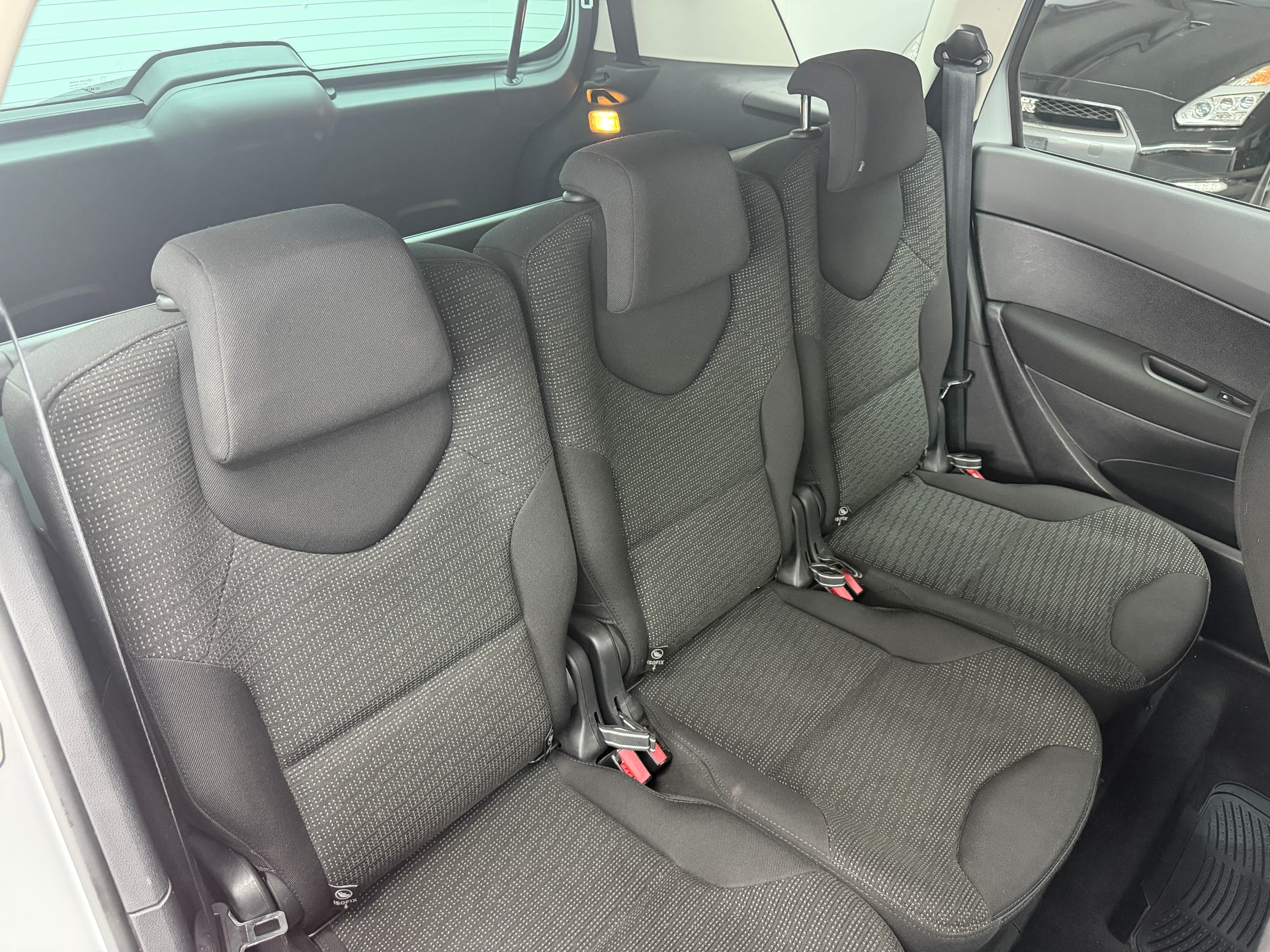 PEUGEOT 308 SW 1.6 HDI Trendy EGS6-image-12