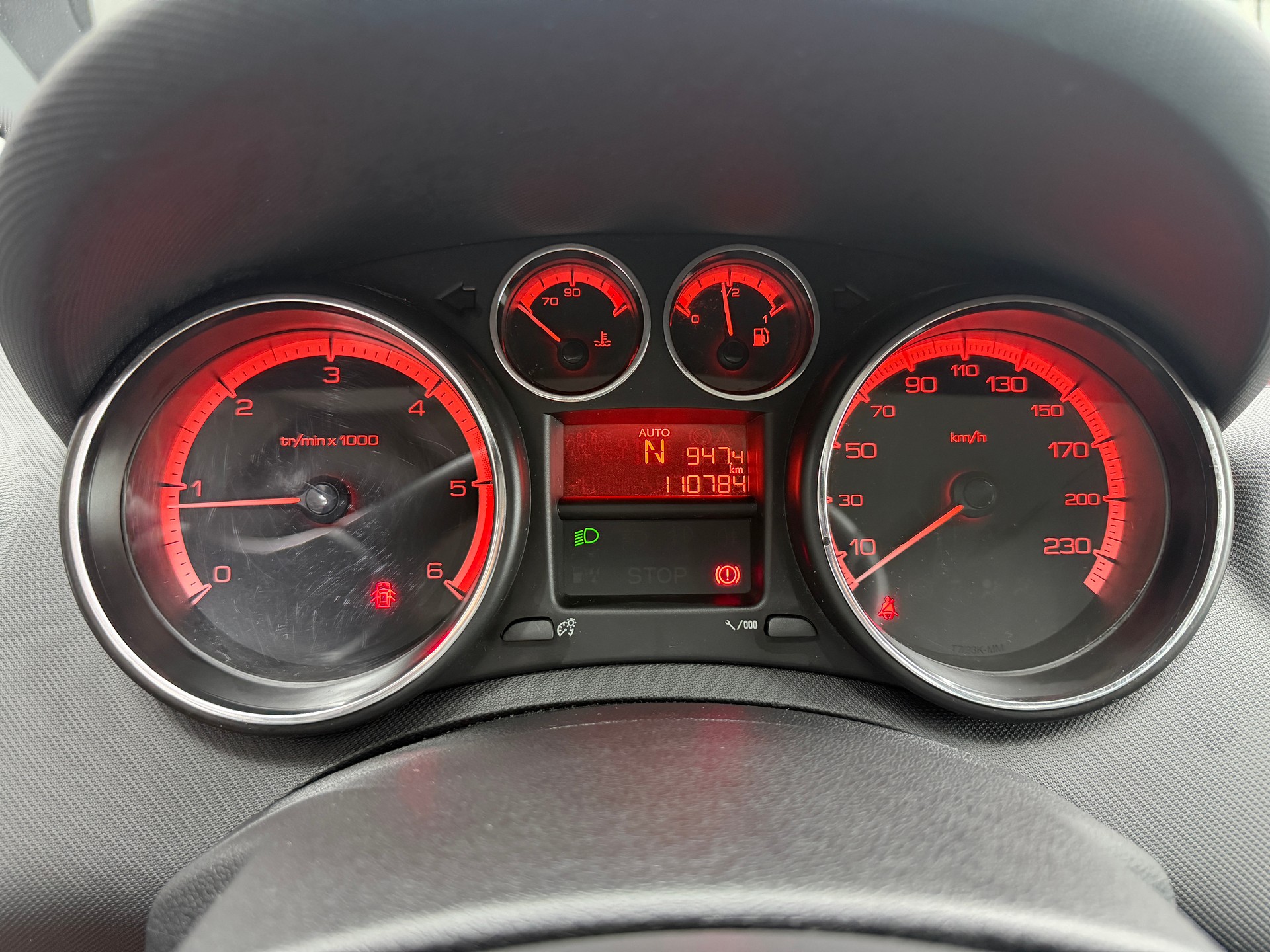PEUGEOT 308 SW 1.6 HDI Trendy EGS6-image-14