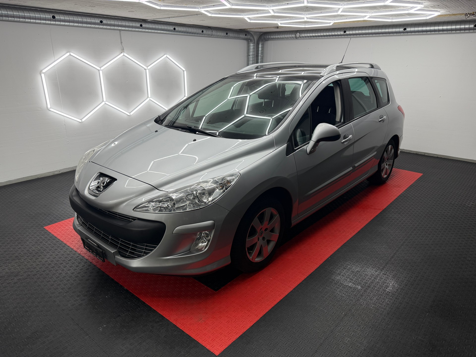 PEUGEOT 308 SW 1.6 HDI Trendy EGS6-image-0