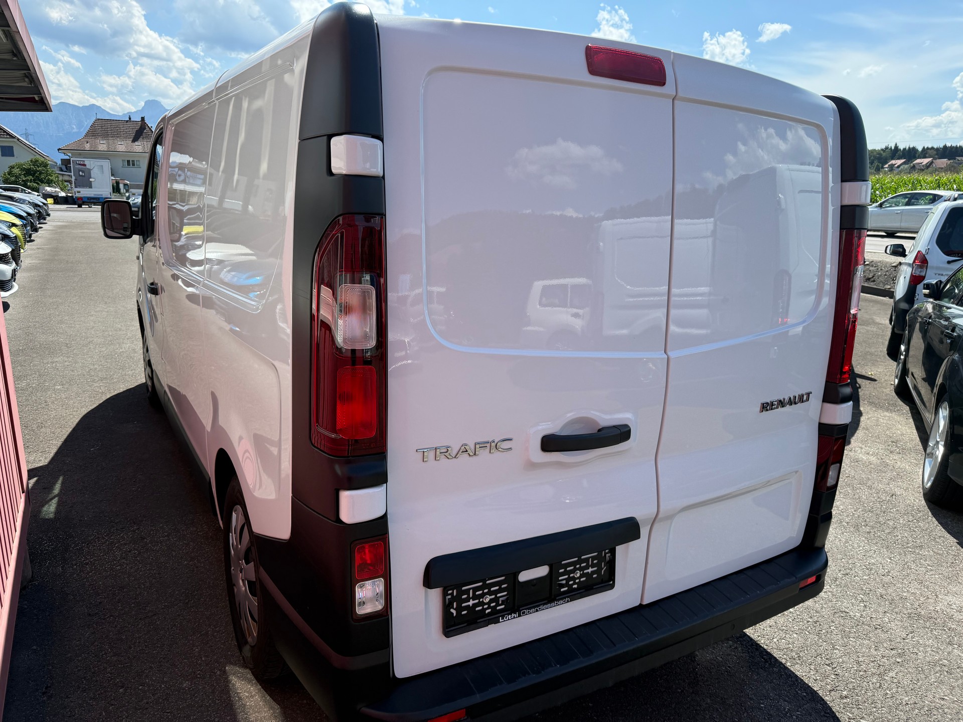 RENAULT Trafic 2.0 Energy dCi 120 3.0t L1H1-image-2