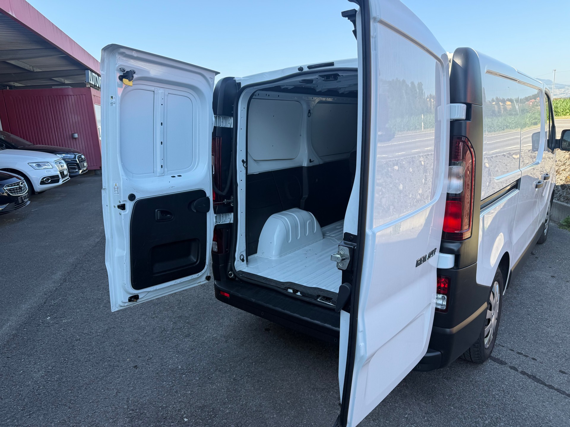 RENAULT Trafic 2.0 Energy dCi 120 3.0t L1H1-image-4