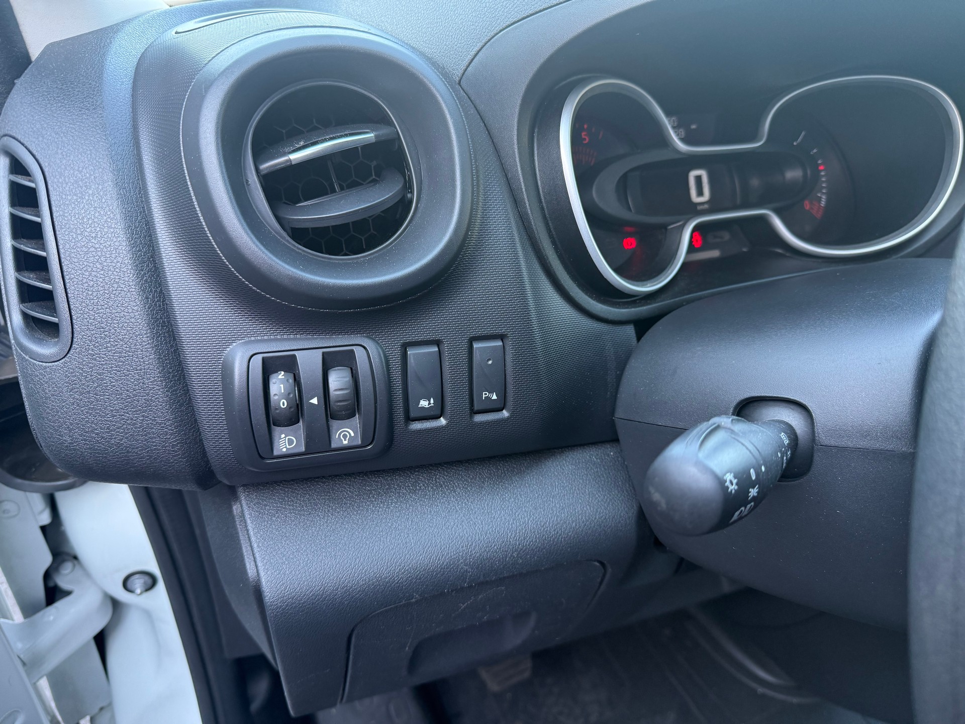 RENAULT Trafic 2.0 Energy dCi 120 3.0t L1H1-image-13