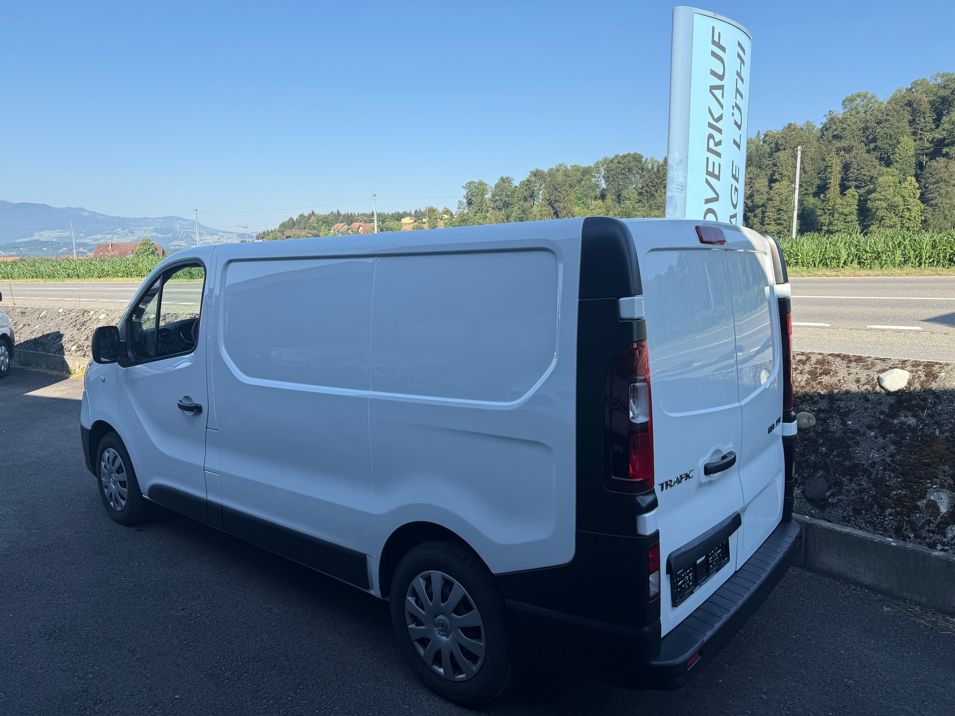 RENAULT Trafic 2.0 Energy dCi 120 3.0t L1H1-image-12