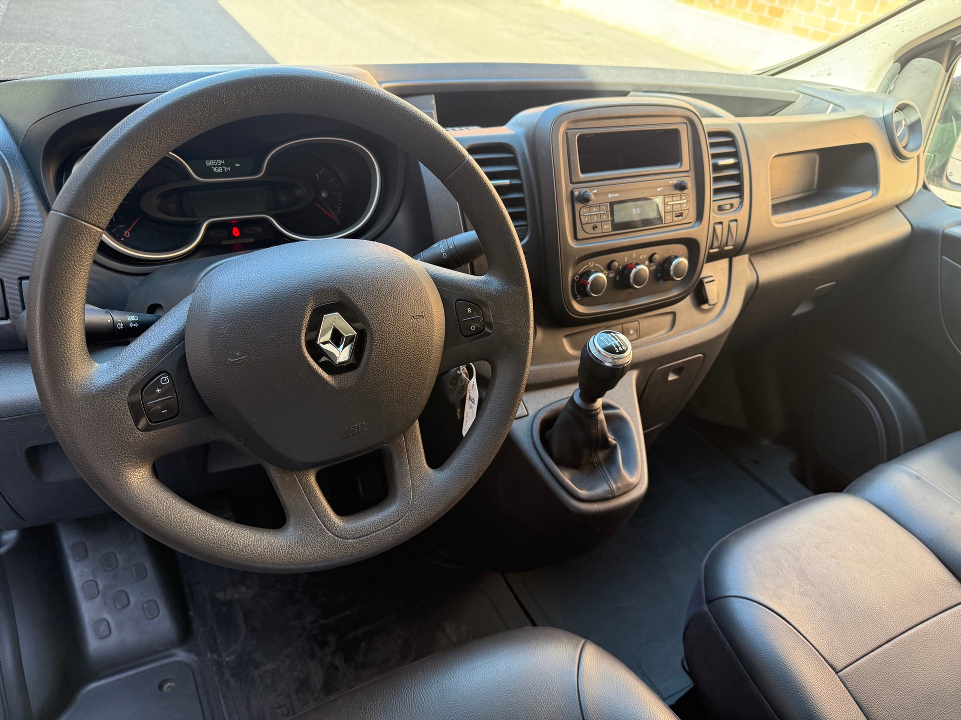RENAULT Trafic 2.0 Energy dCi 120 3.0t L1H1-image-3