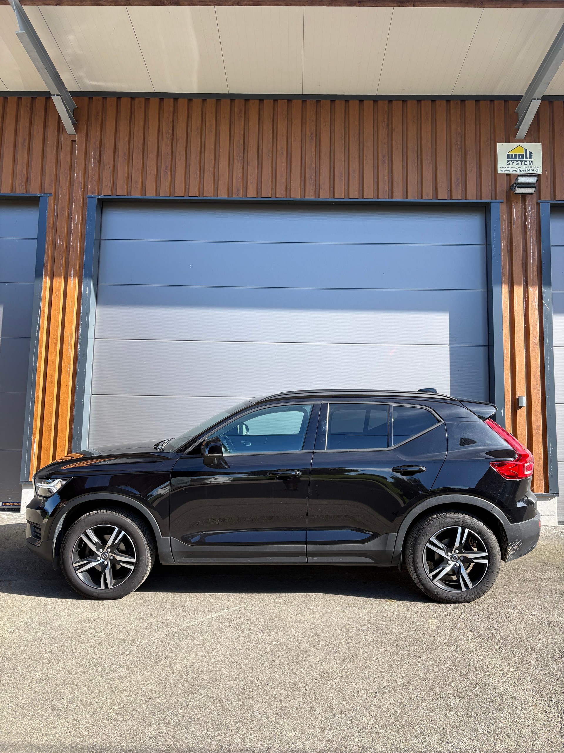 VOLVO XC40 T3-image-2