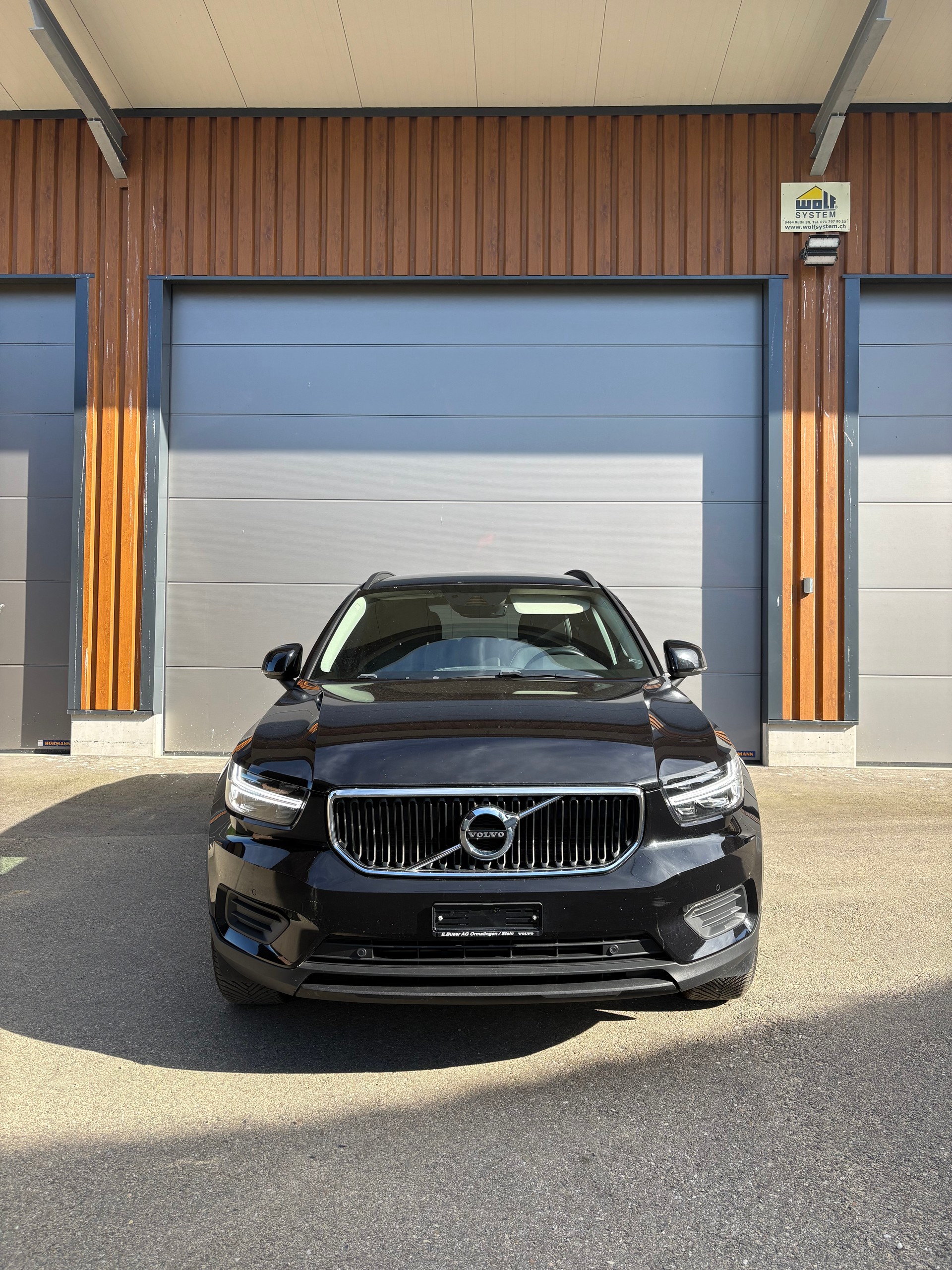 VOLVO XC40 T3-image-1