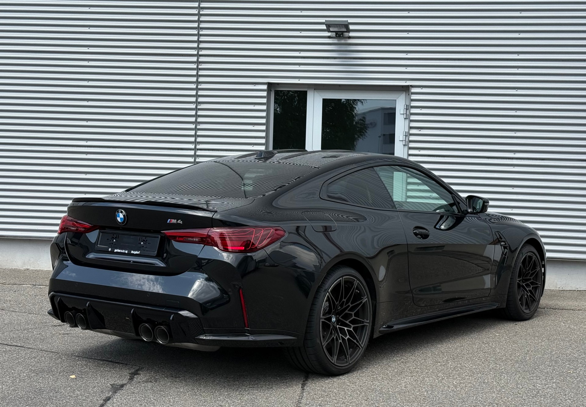 BMW M4 Coupé-image-3