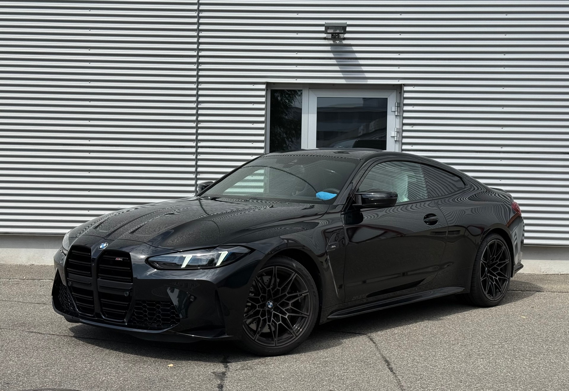 BMW M4 Coupé-image-0