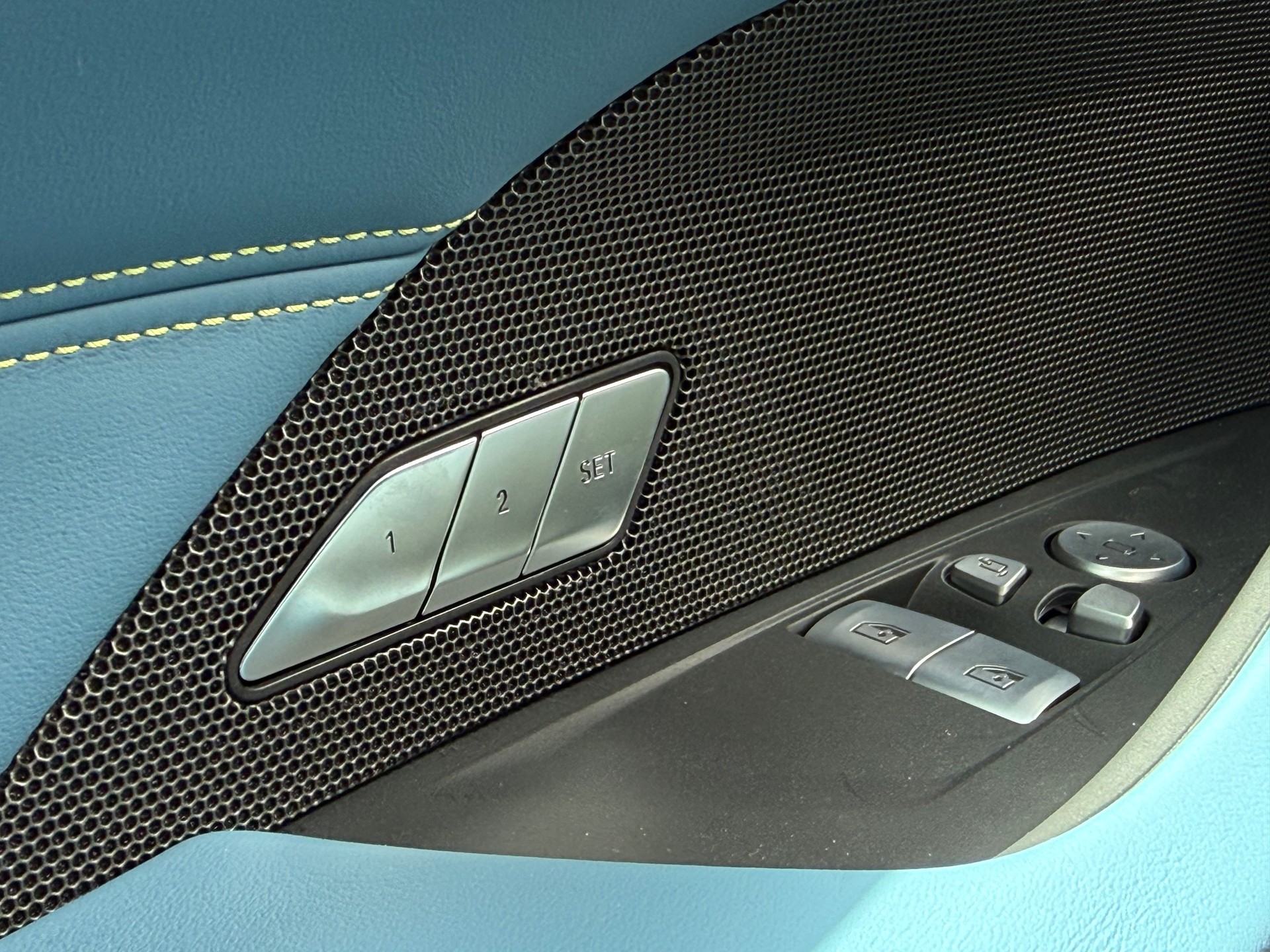 BMW M4 Coupé-image-11