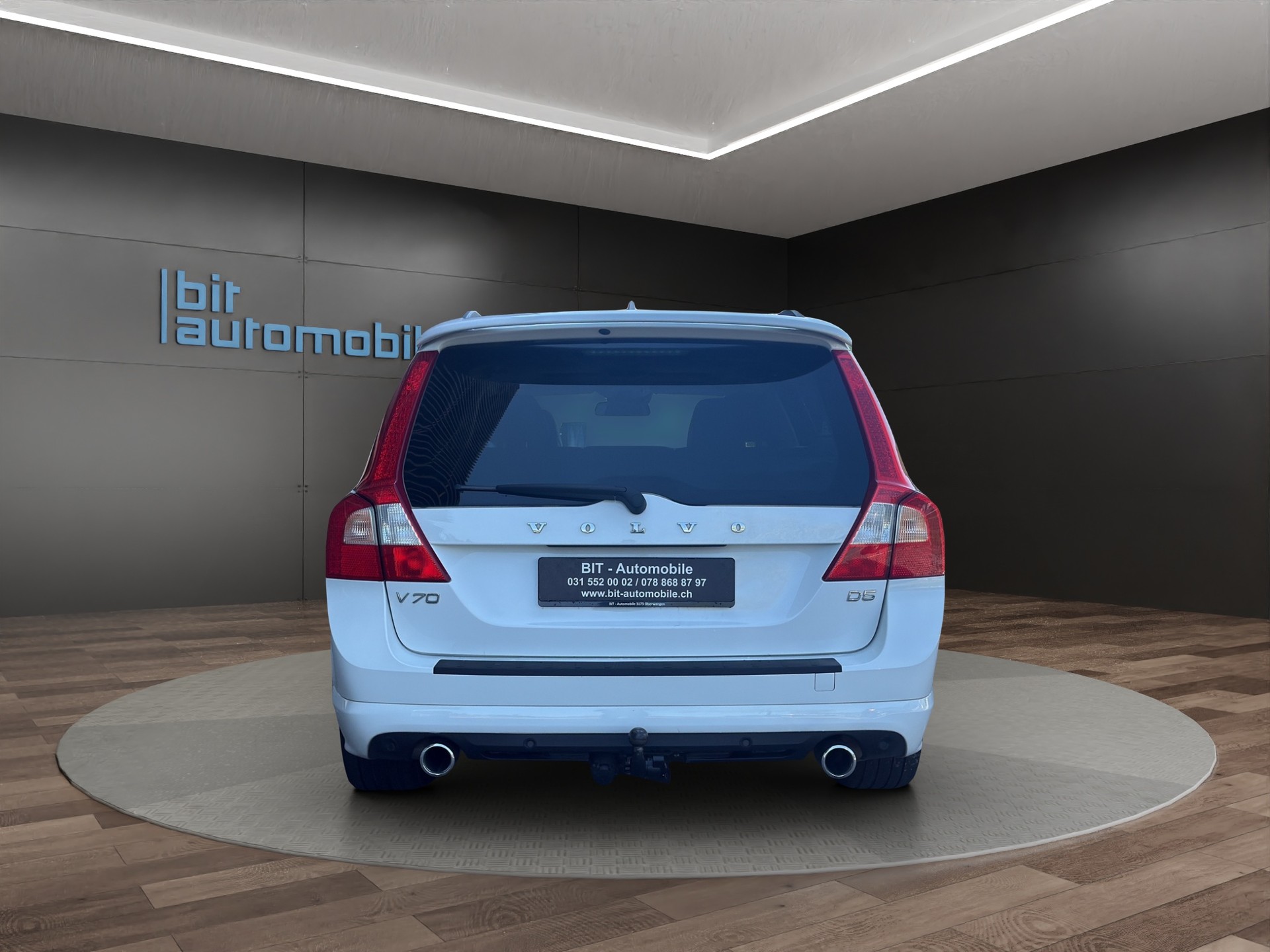 VOLVO VOLVO V70 D5 R-Design Edition Geartronic-image-5