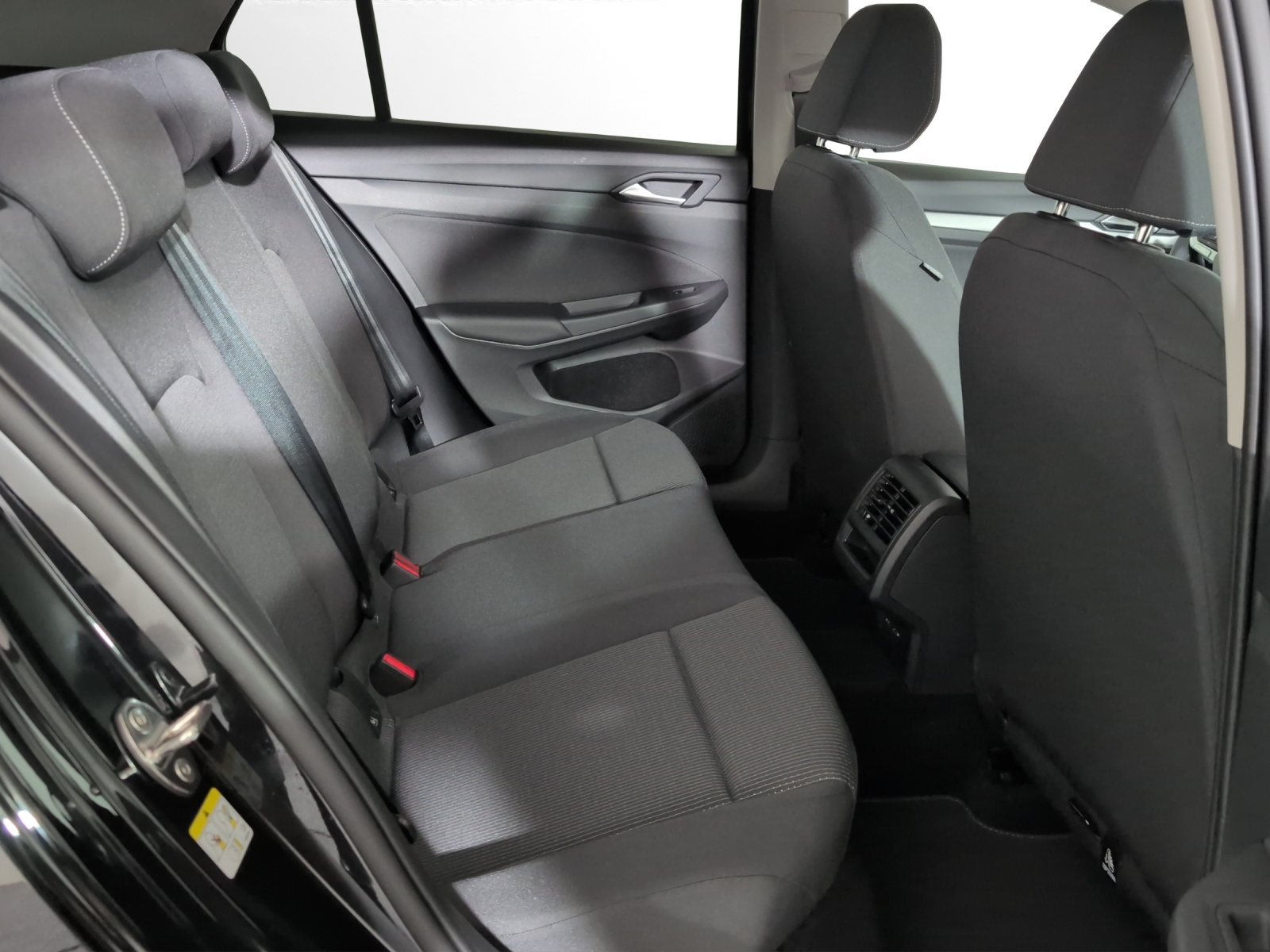 VW Golf 1.5 e TSI mHEV Basis DSG-image-8