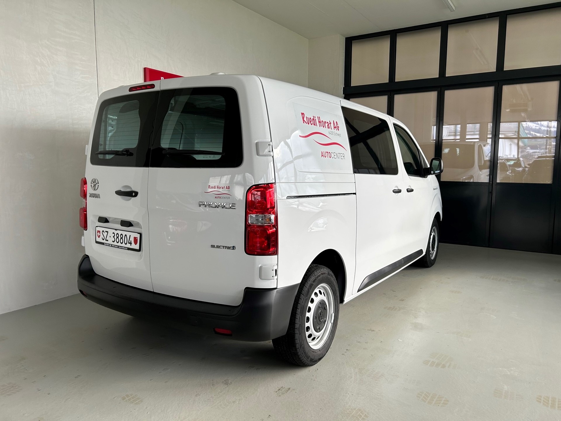 TOYOTA PROACE Van L1 50KWh 7kW OBC Active-image-5