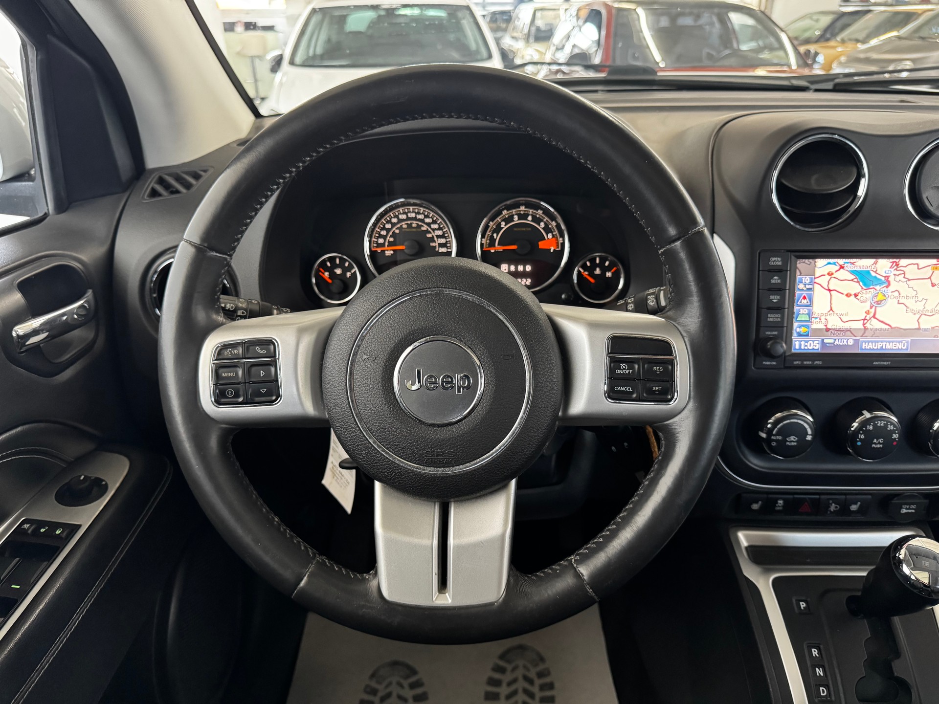 JEEP Compass 2.4 Limited Automatic-image-17