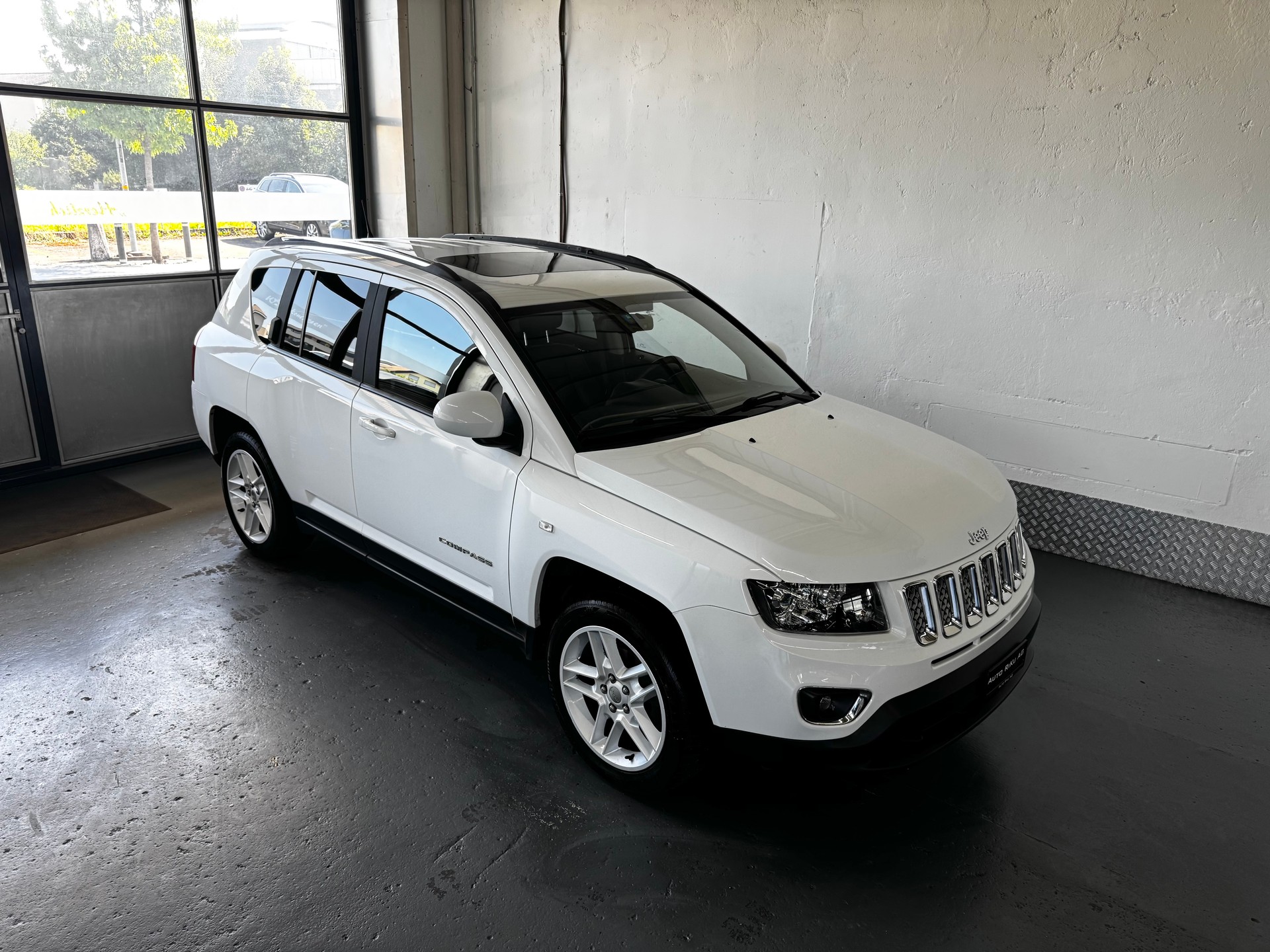 JEEP Compass 2.4 Limited Automatic-image-0