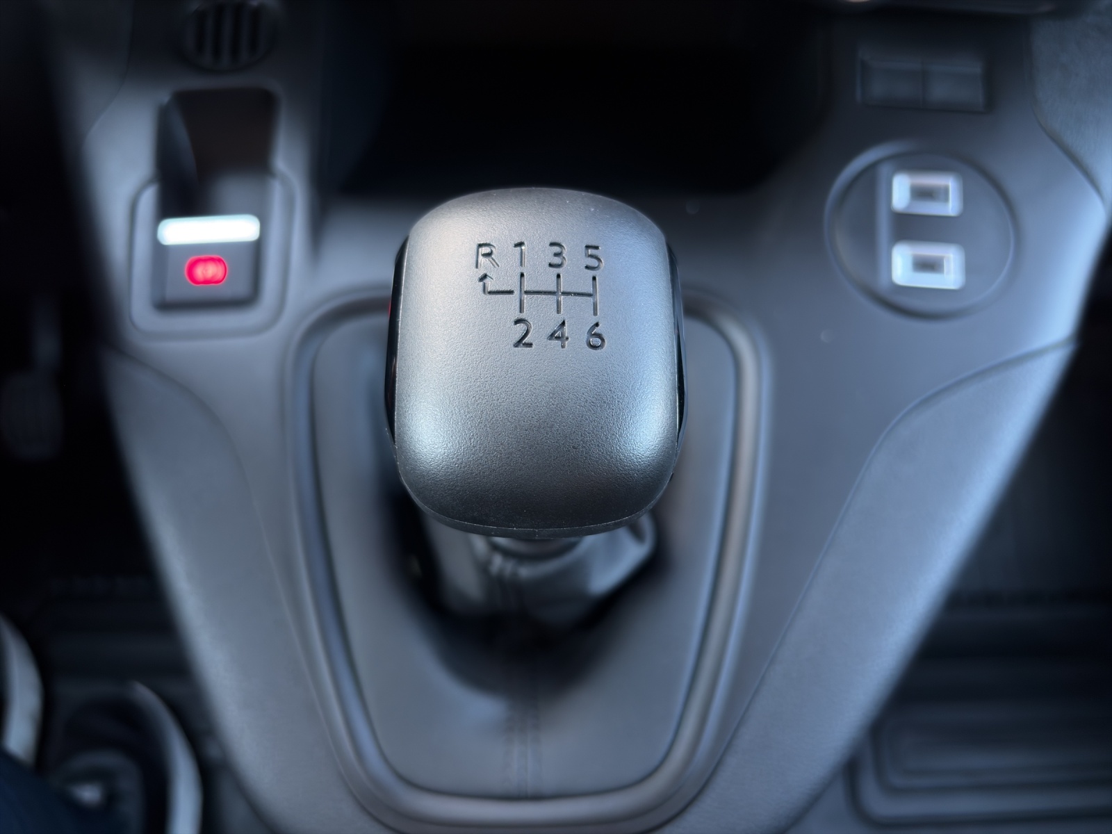 TOYOTA PROACE CITY Van L1 1.2 Active-image-16