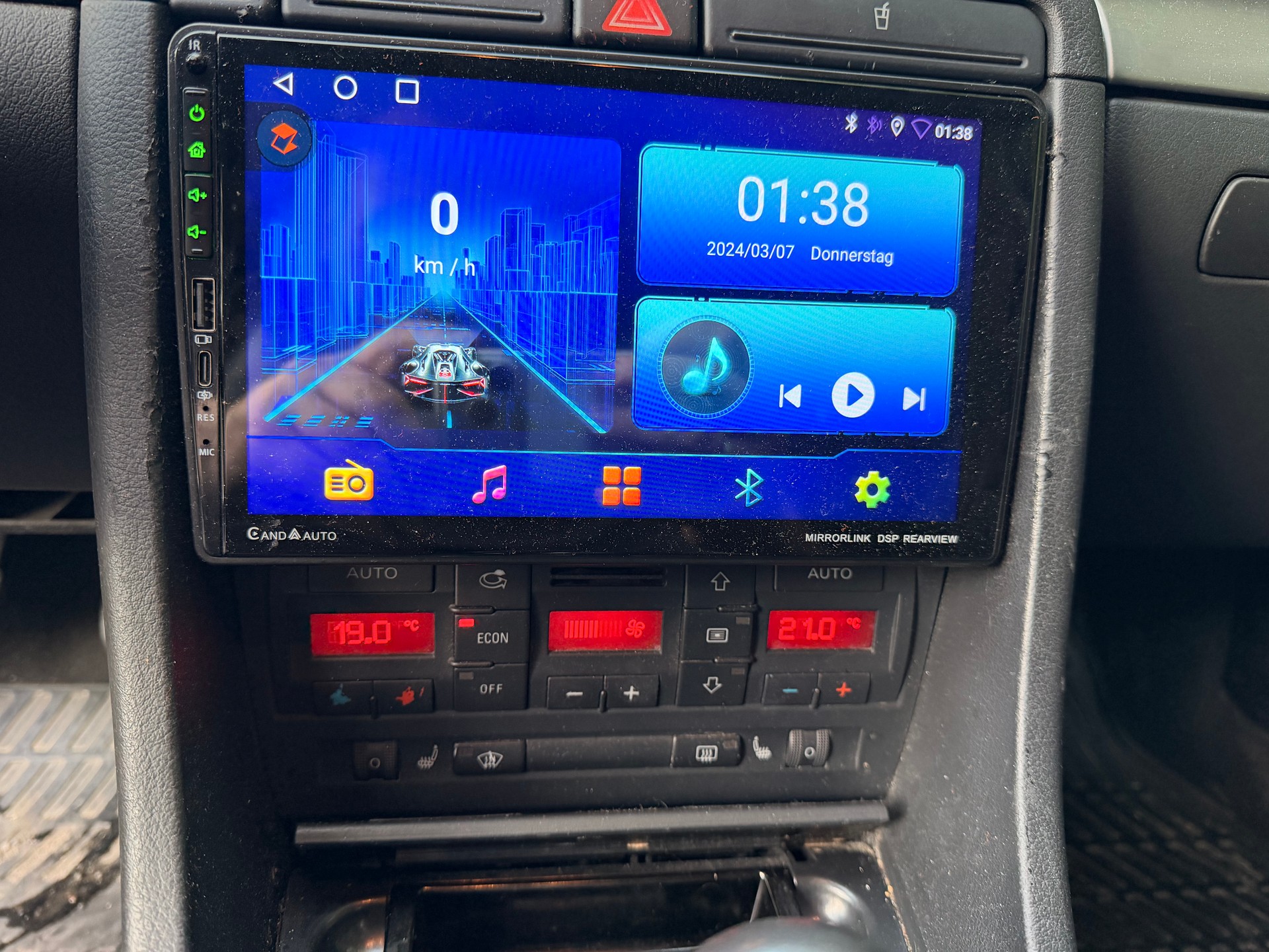 AUDI A4 Avant 2.0 TDI-image-6