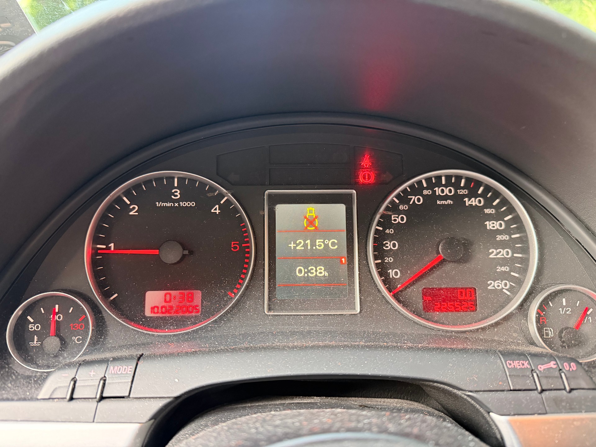 AUDI A4 Avant 2.0 TDI-image-7