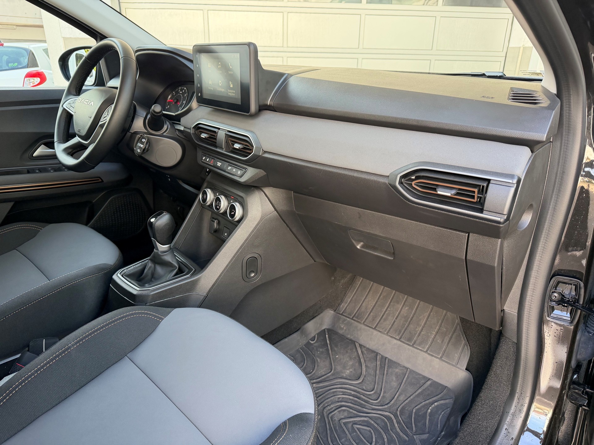 DACIA Sandero Stepway TCe 90 Extreme CVT-image-5