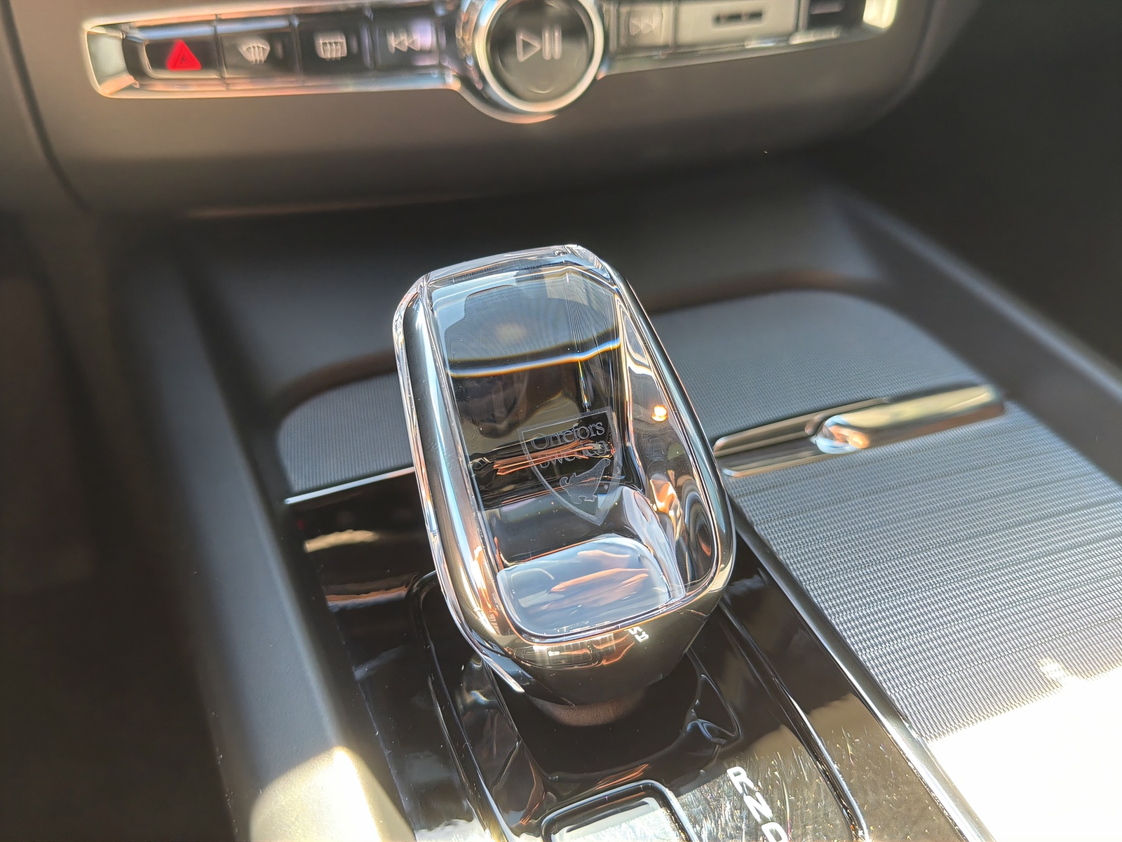 VOLVO XC60 2.0 T8 TE XCENTRIC Black Edition eAWD-image-12