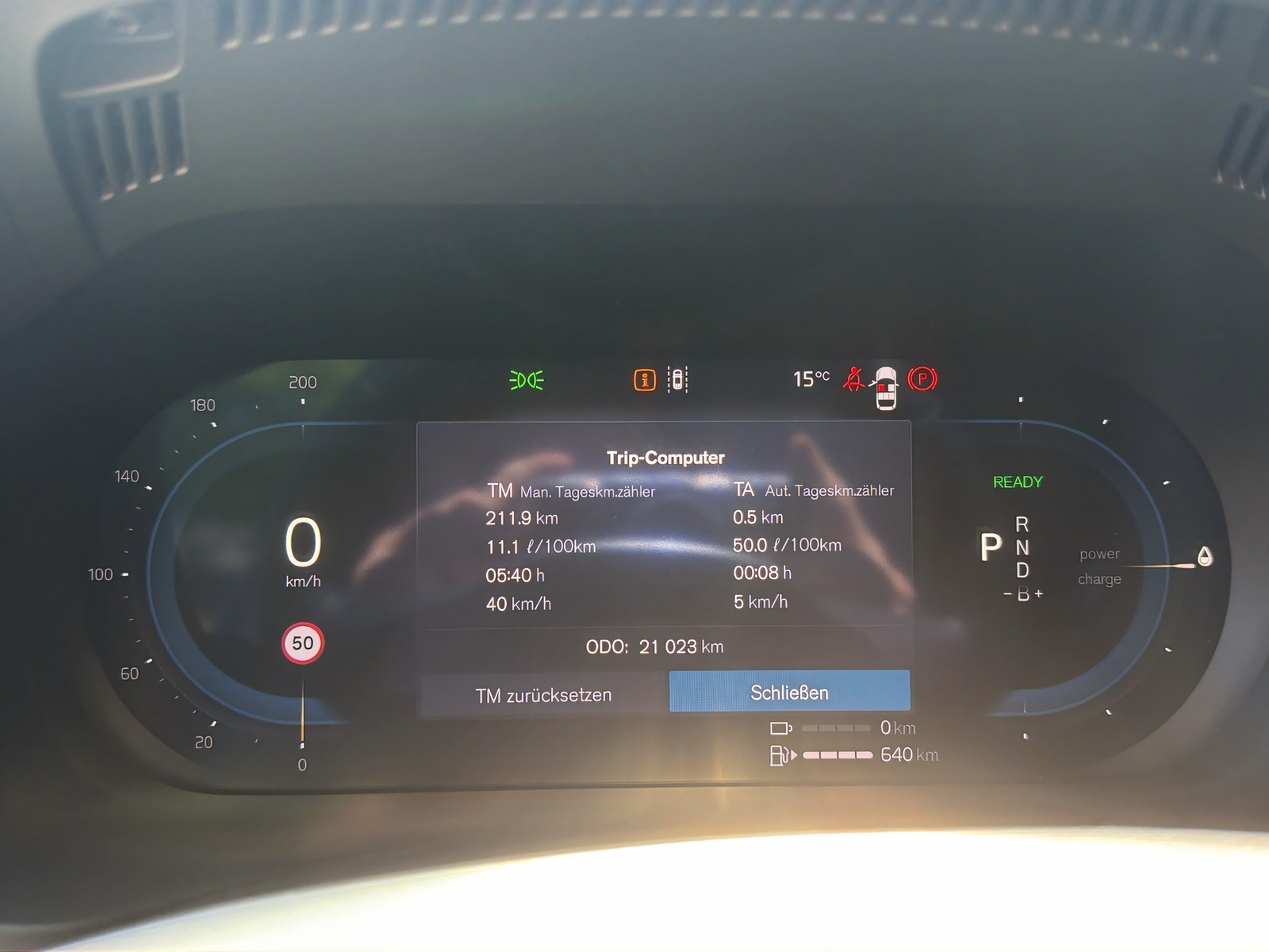 VOLVO XC60 2.0 T8 TE XCENTRIC Black Edition eAWD-image-11